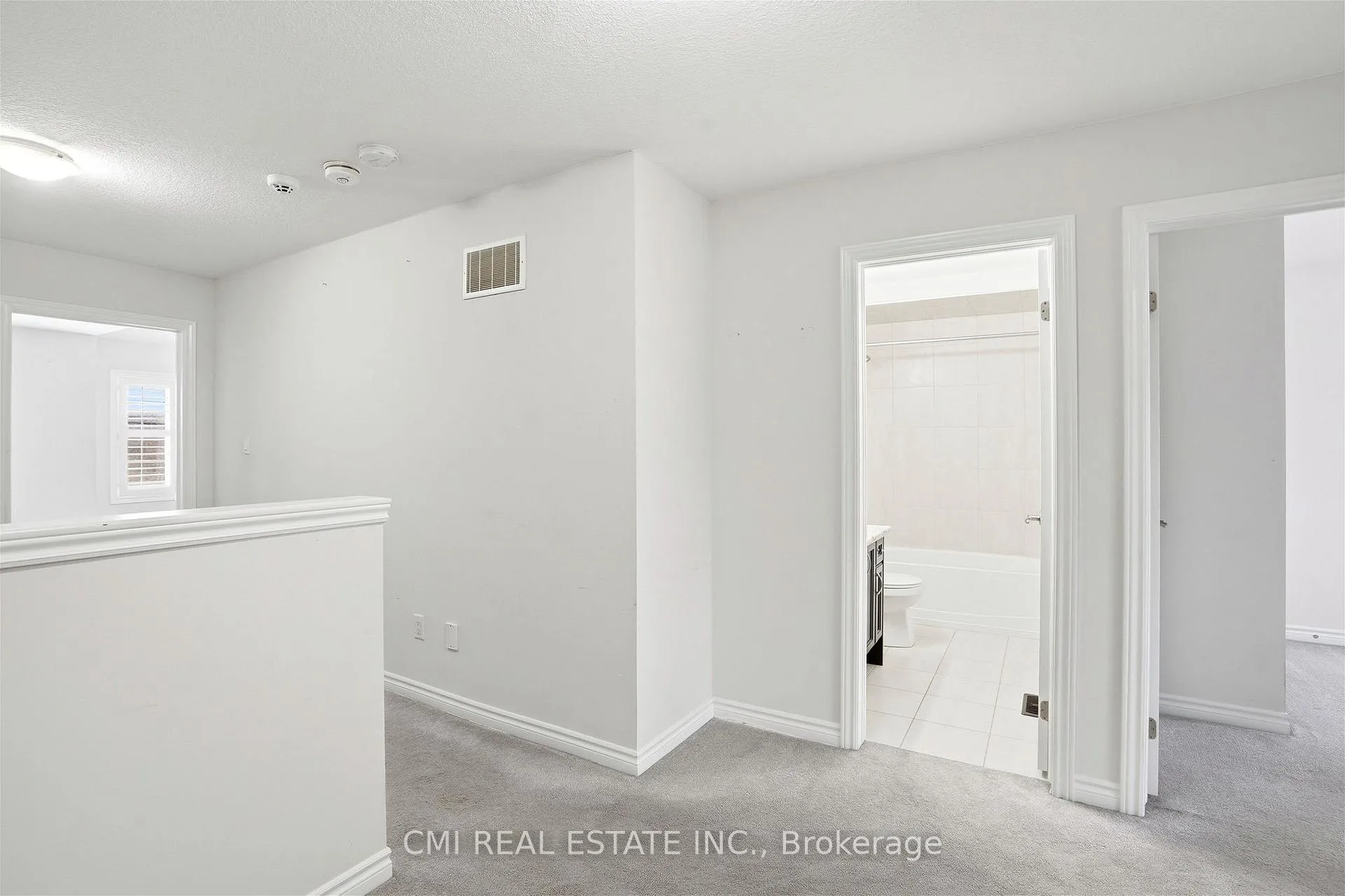 Photo 30 of 93 Penny Lane, Hamilton, Stoney Creek — HOMEH