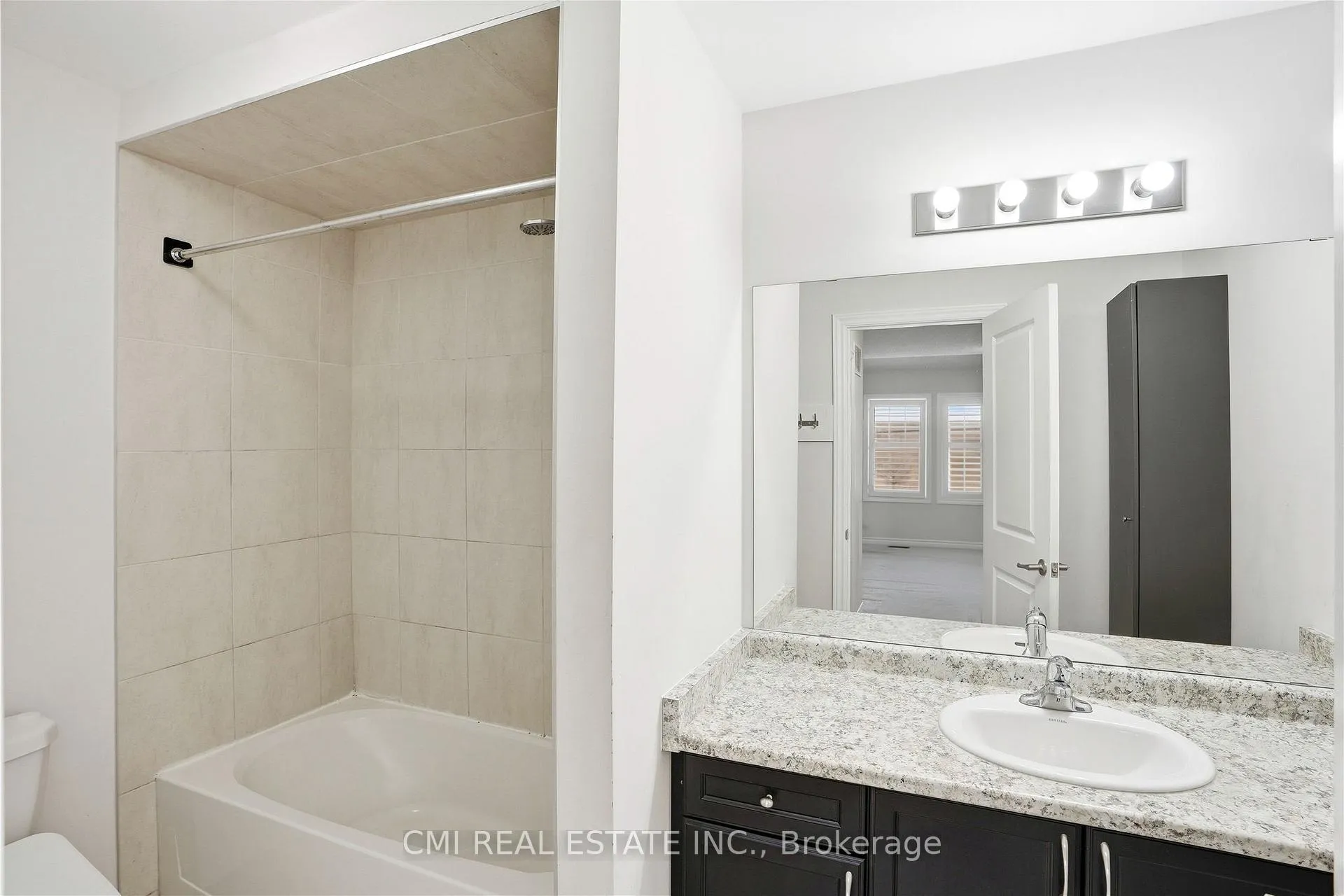 Photo 31 of 93 Penny Lane, Hamilton, Stoney Creek — HOMEH