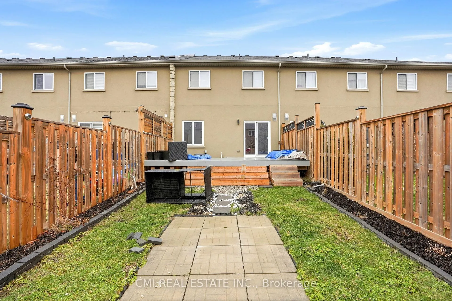 Photo 40 of 93 Penny Lane, Hamilton, Stoney Creek — HOMEH