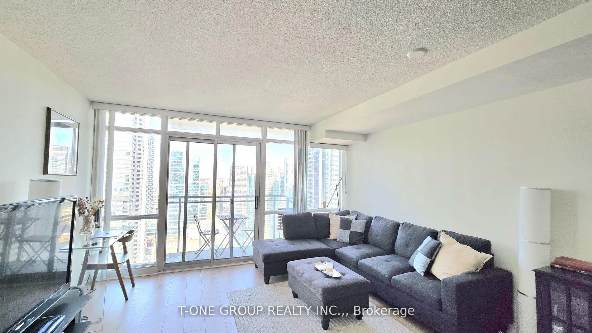 Front of Unit 3905, 11 Brunel Court