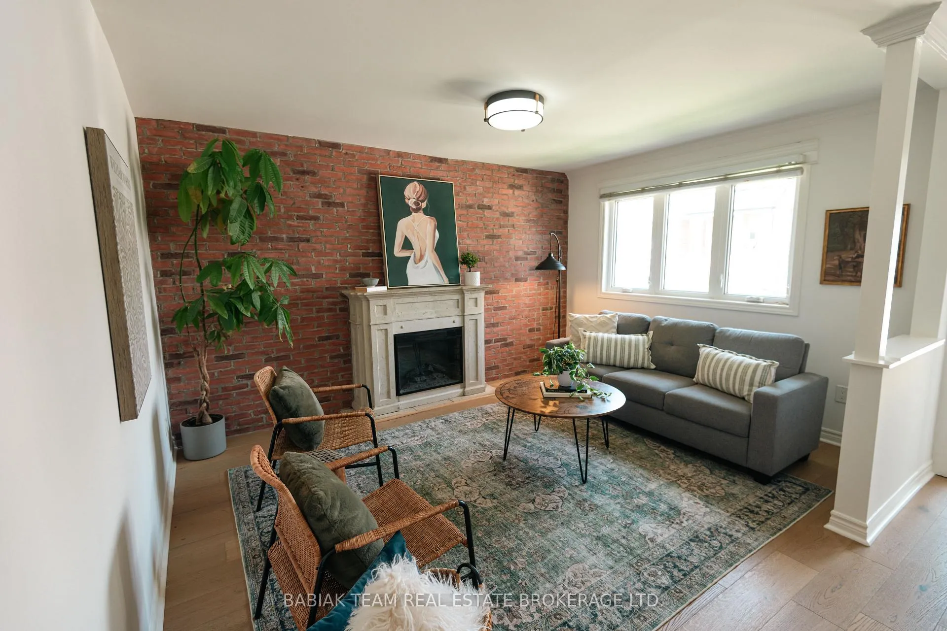 Photo 4 of 23 Teignmouth Avenue, Toronto, Caledonia-Fairbank — HOMEH