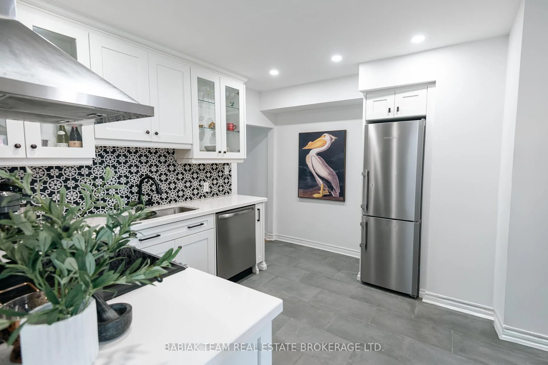 Photo 8 of 23 Teignmouth Avenue, Toronto, Caledonia-Fairbank — HOMEH