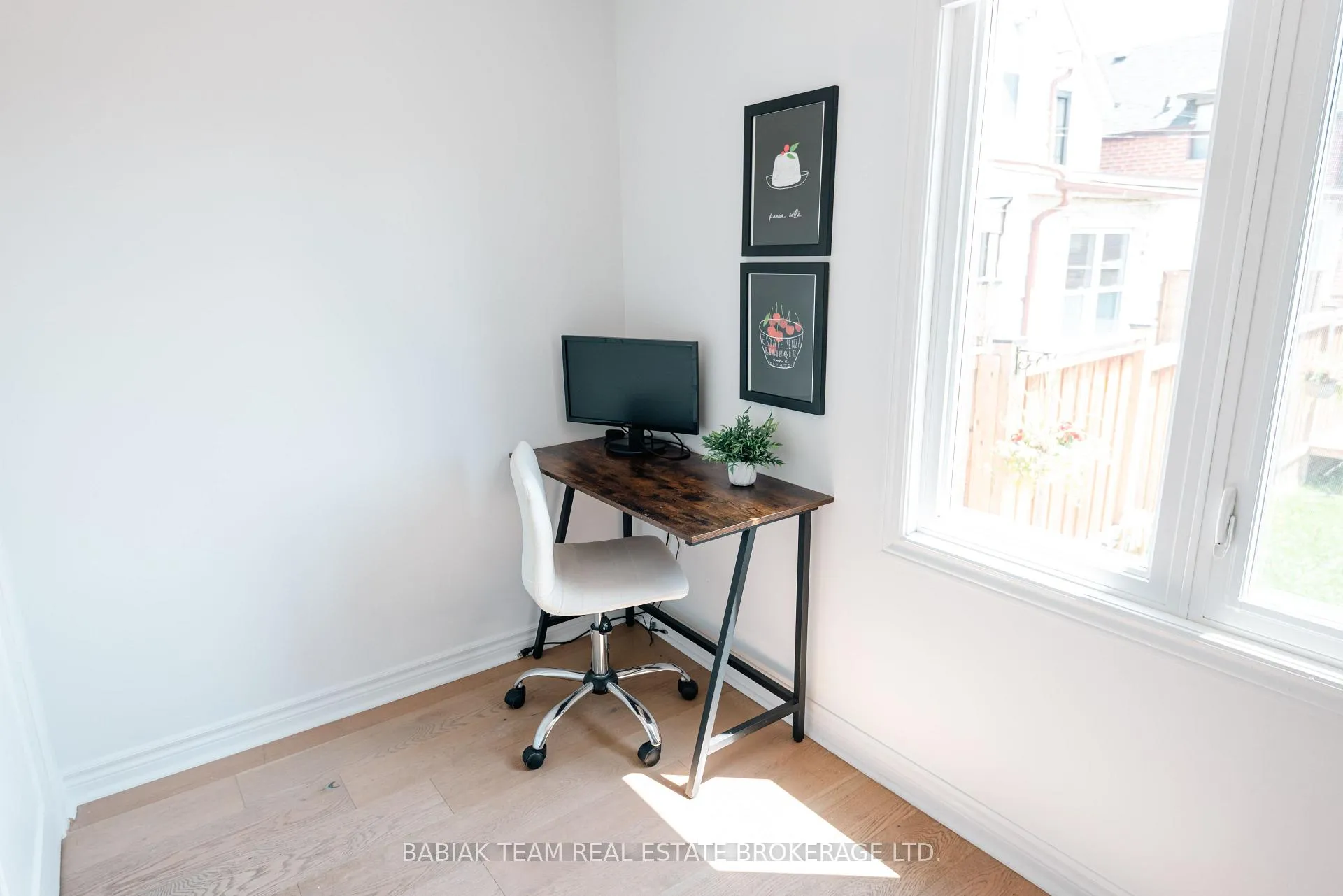 Photo 10 of 23 Teignmouth Avenue, Toronto, Caledonia-Fairbank — HOMEH