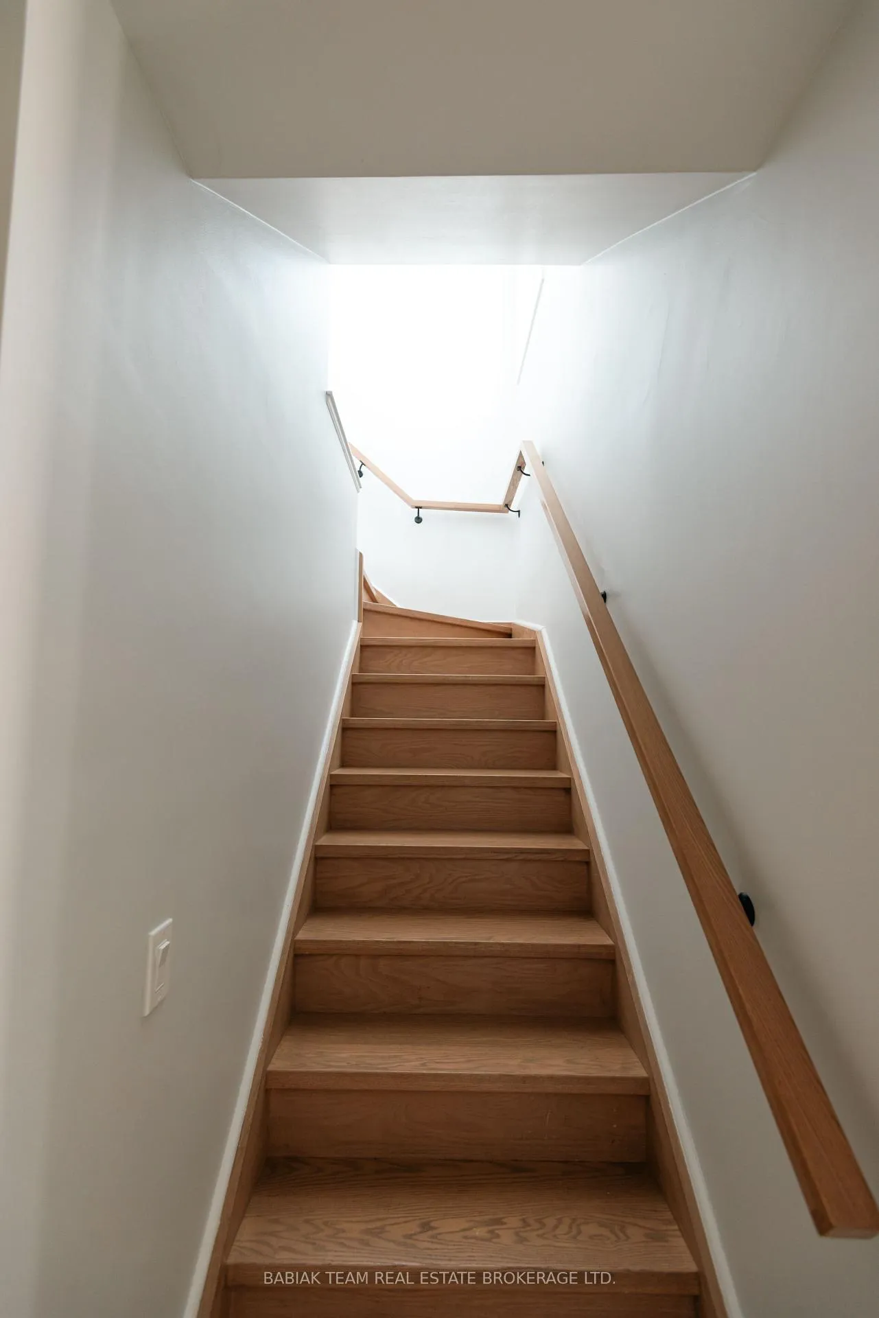 Photo 12 of 23 Teignmouth Avenue, Toronto, Caledonia-Fairbank — HOMEH