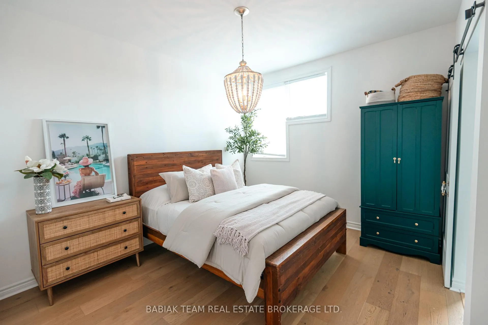 Photo 13 of 23 Teignmouth Avenue, Toronto, Caledonia-Fairbank — HOMEH
