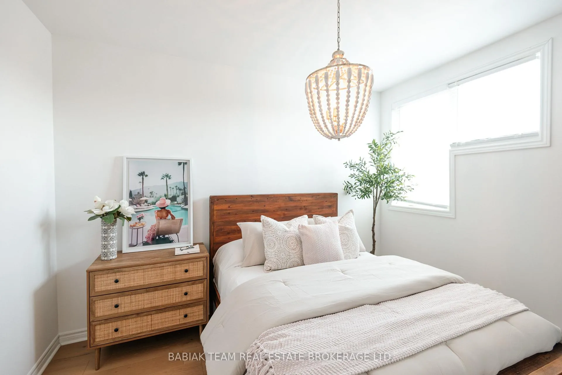 Photo 14 of 23 Teignmouth Avenue, Toronto, Caledonia-Fairbank — HOMEH
