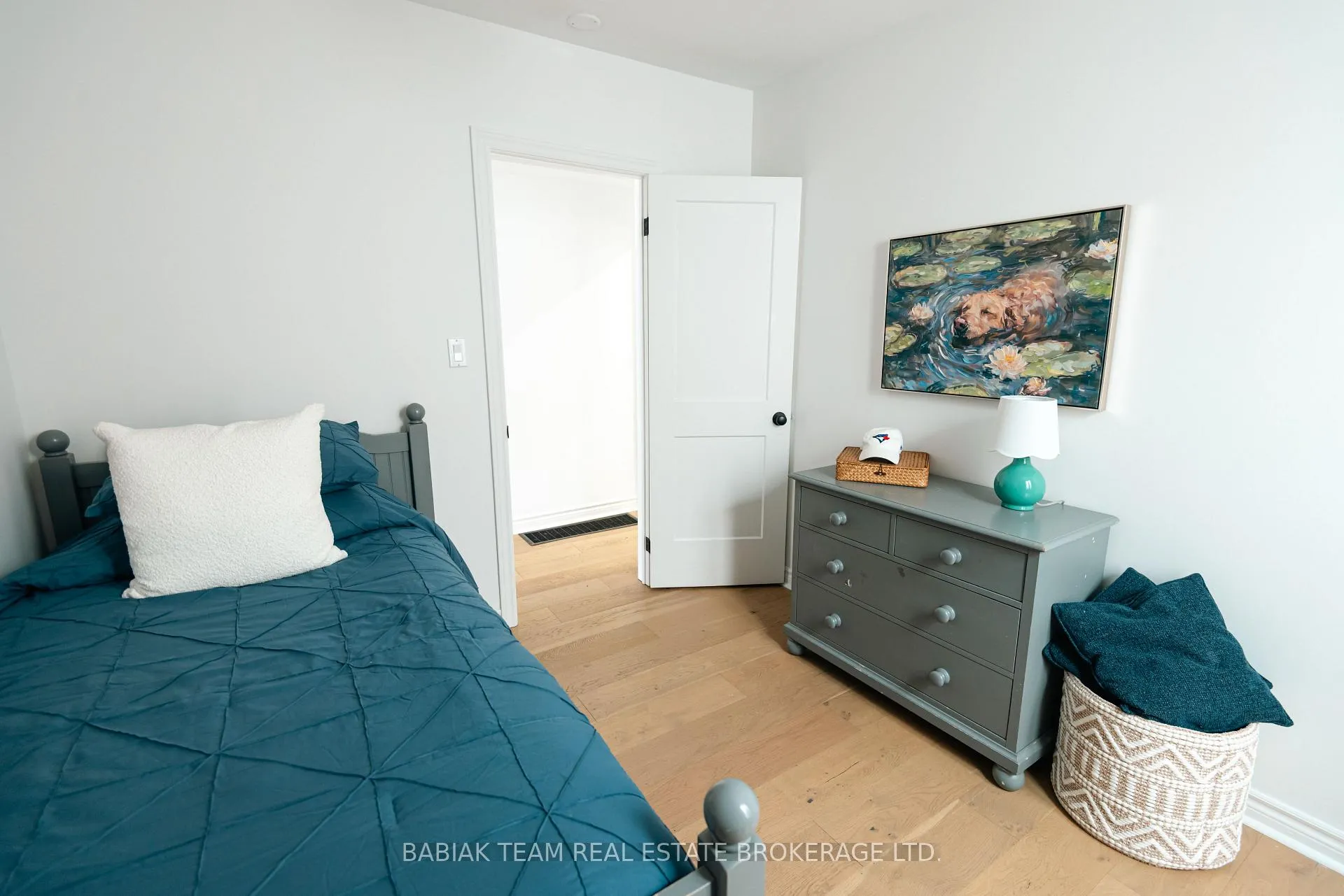 Photo 21 of 23 Teignmouth Avenue, Toronto, Caledonia-Fairbank — HOMEH