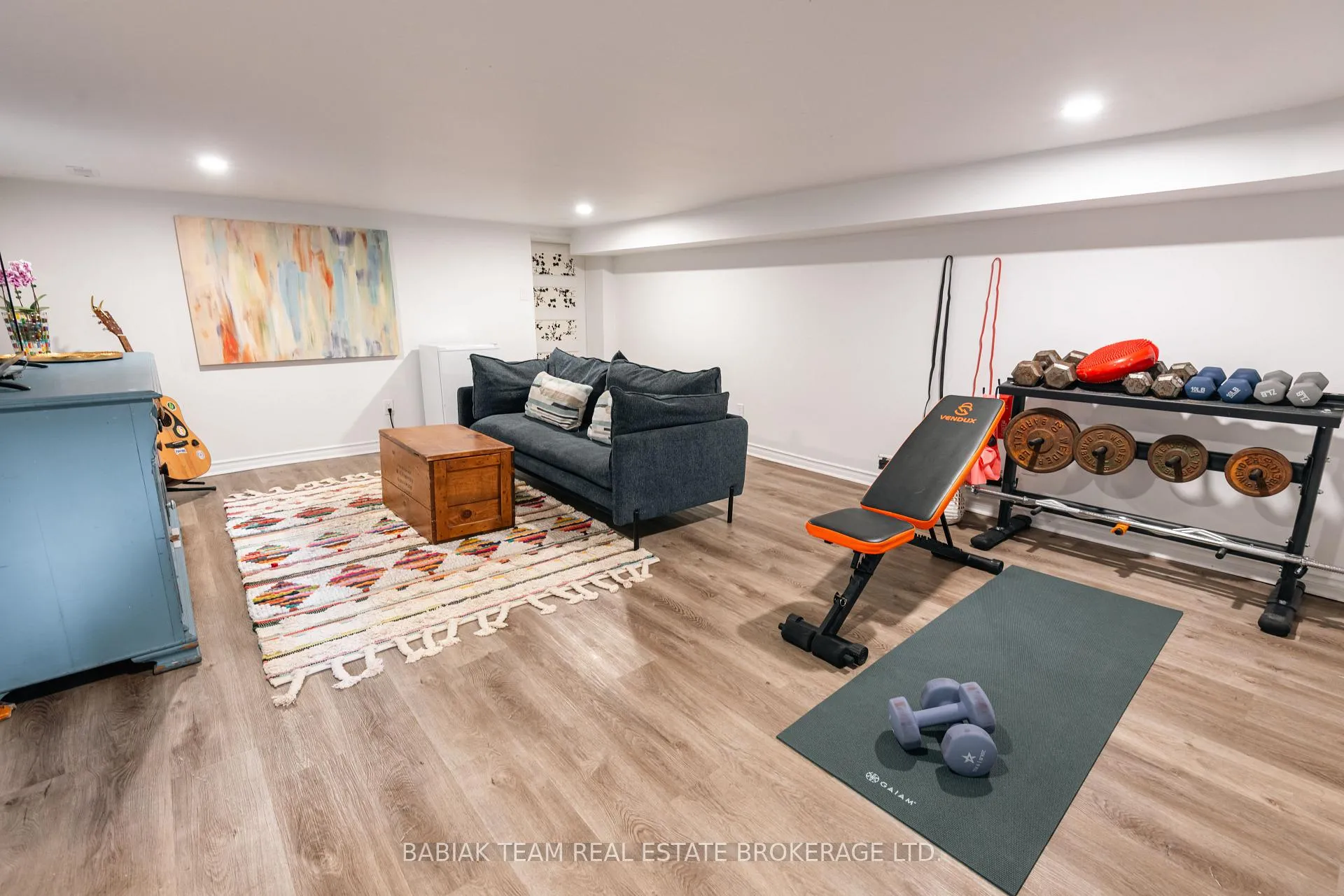 Photo 24 of 23 Teignmouth Avenue, Toronto, Caledonia-Fairbank — HOMEH