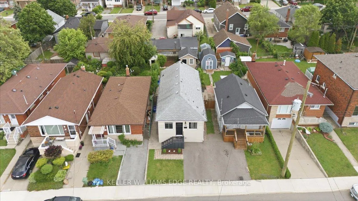 Front of 22 Delena Avenue N
