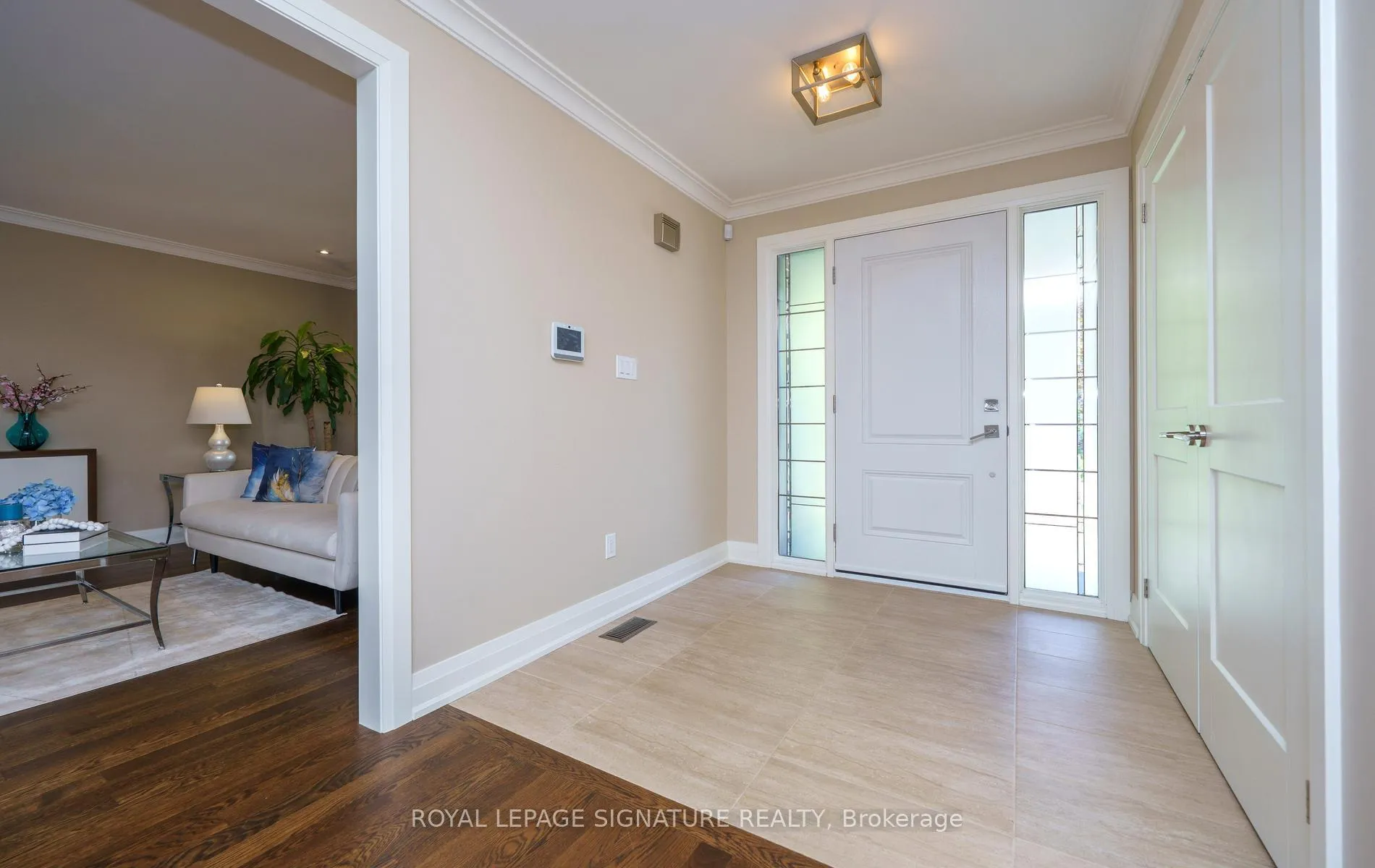 Photo 3 of 12 Abbeywood Trail, North York, Banbury-Don Mills — HOMEH