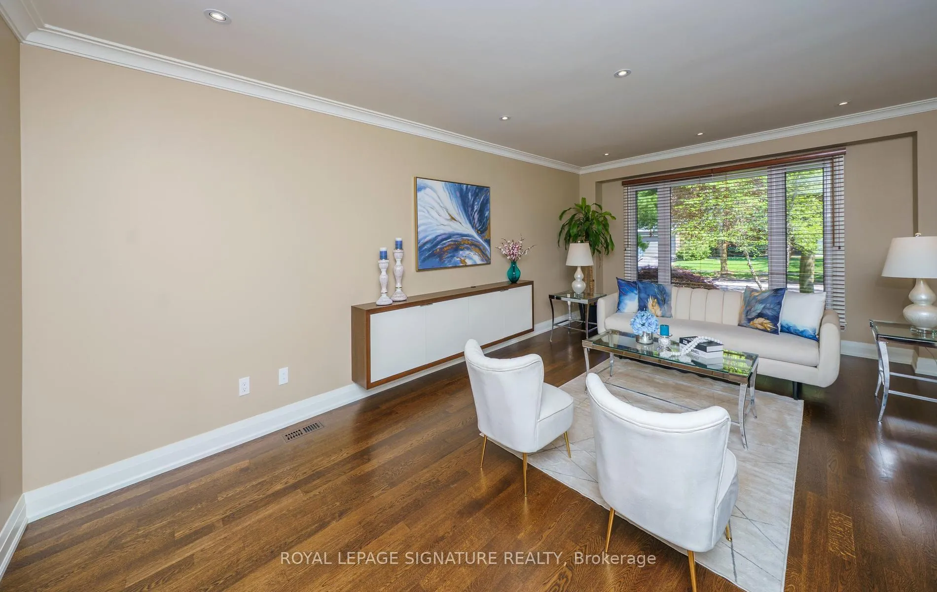 Photo 8 of 12 Abbeywood Trail, North York, Banbury-Don Mills — HOMEH