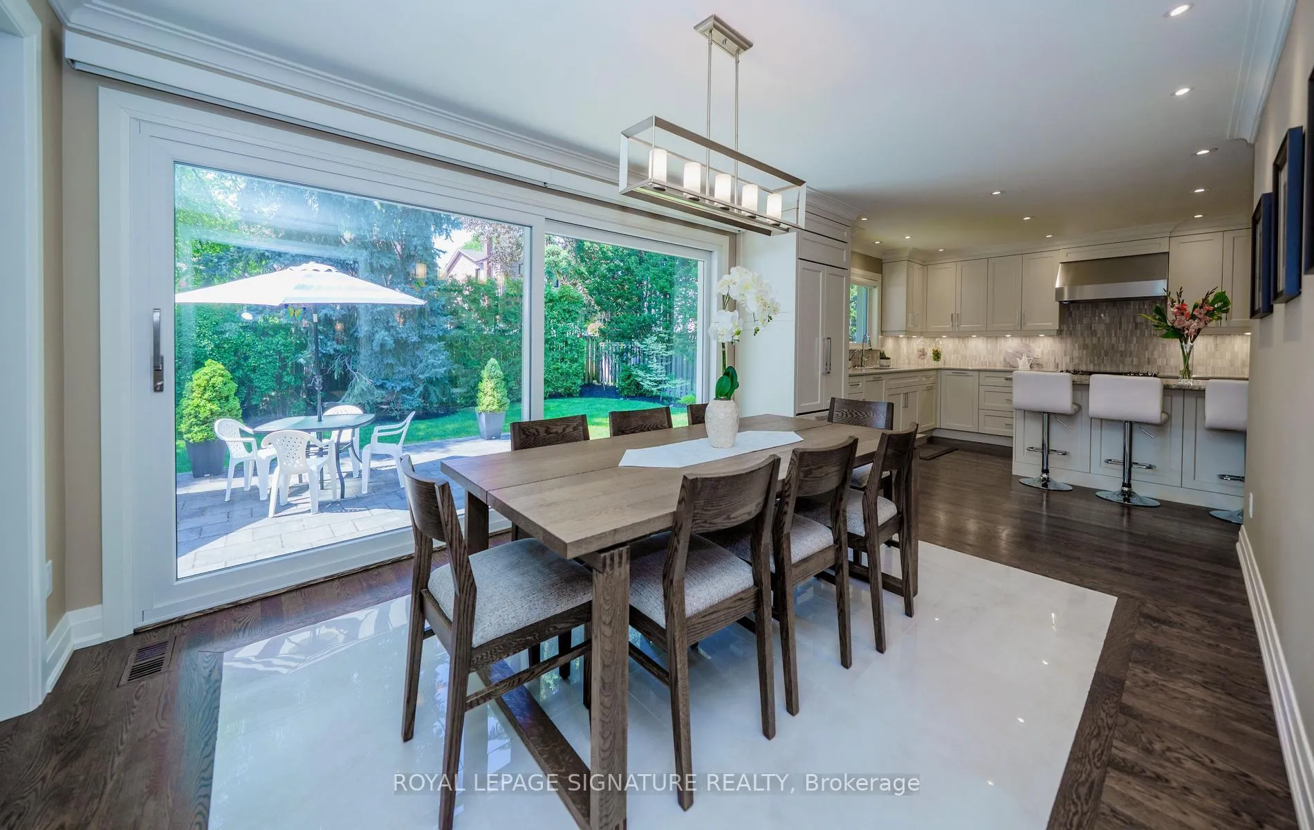 Photo 13 of 12 Abbeywood Trail, North York, Banbury-Don Mills — HOMEH