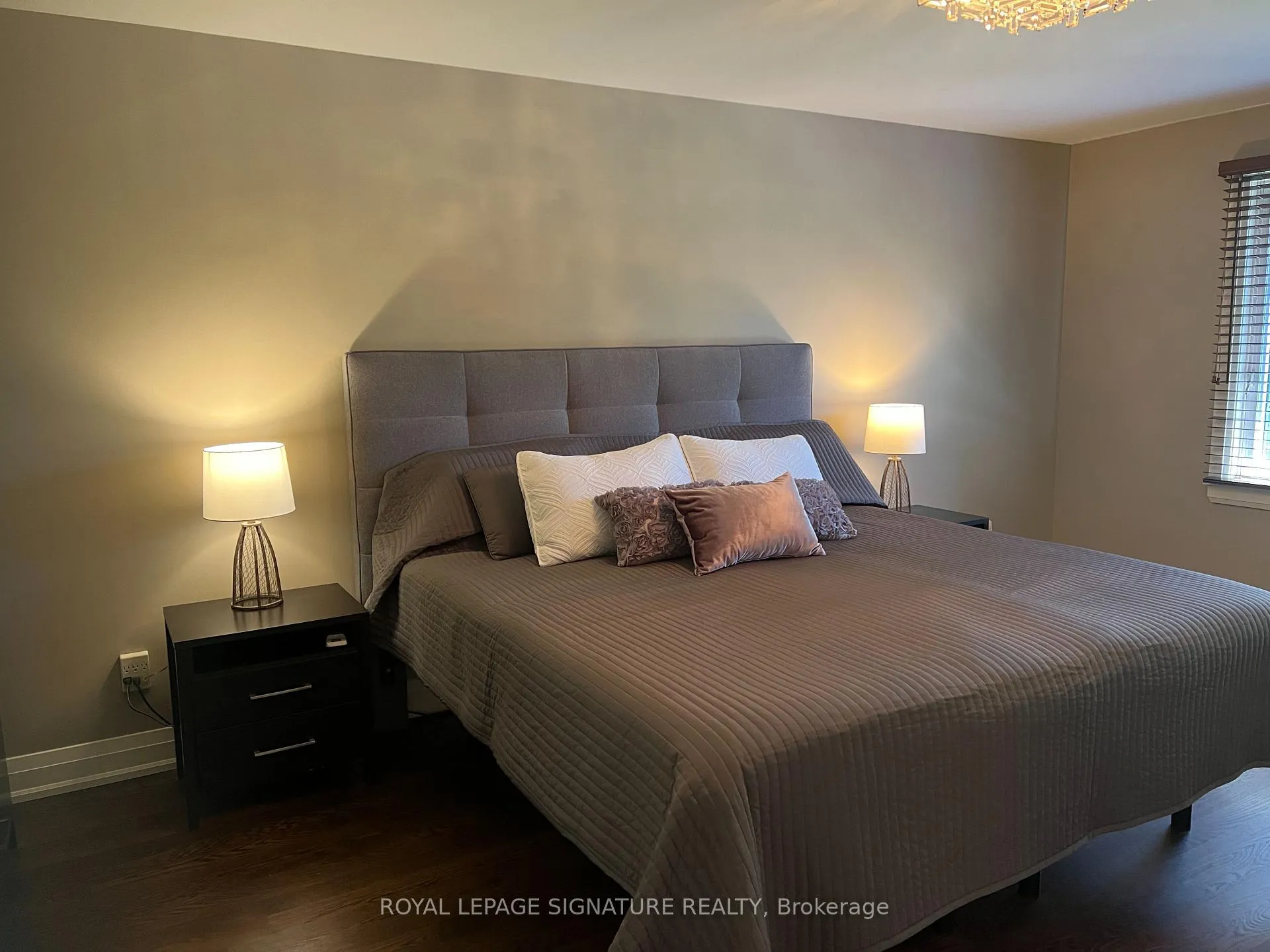 Photo 19 of 12 Abbeywood Trail, North York, Banbury-Don Mills — HOMEH