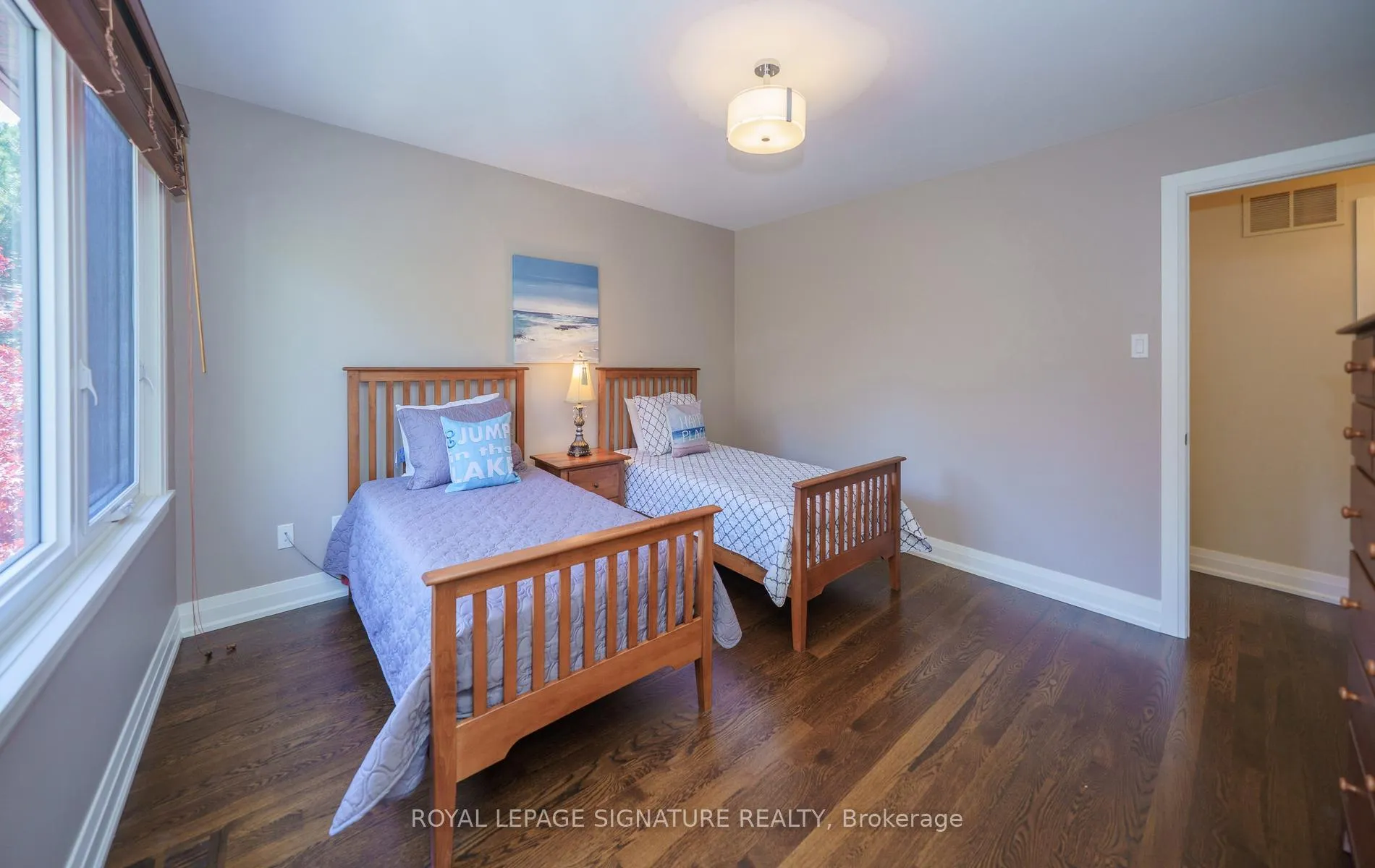 Photo 25 of 12 Abbeywood Trail, North York, Banbury-Don Mills — HOMEH