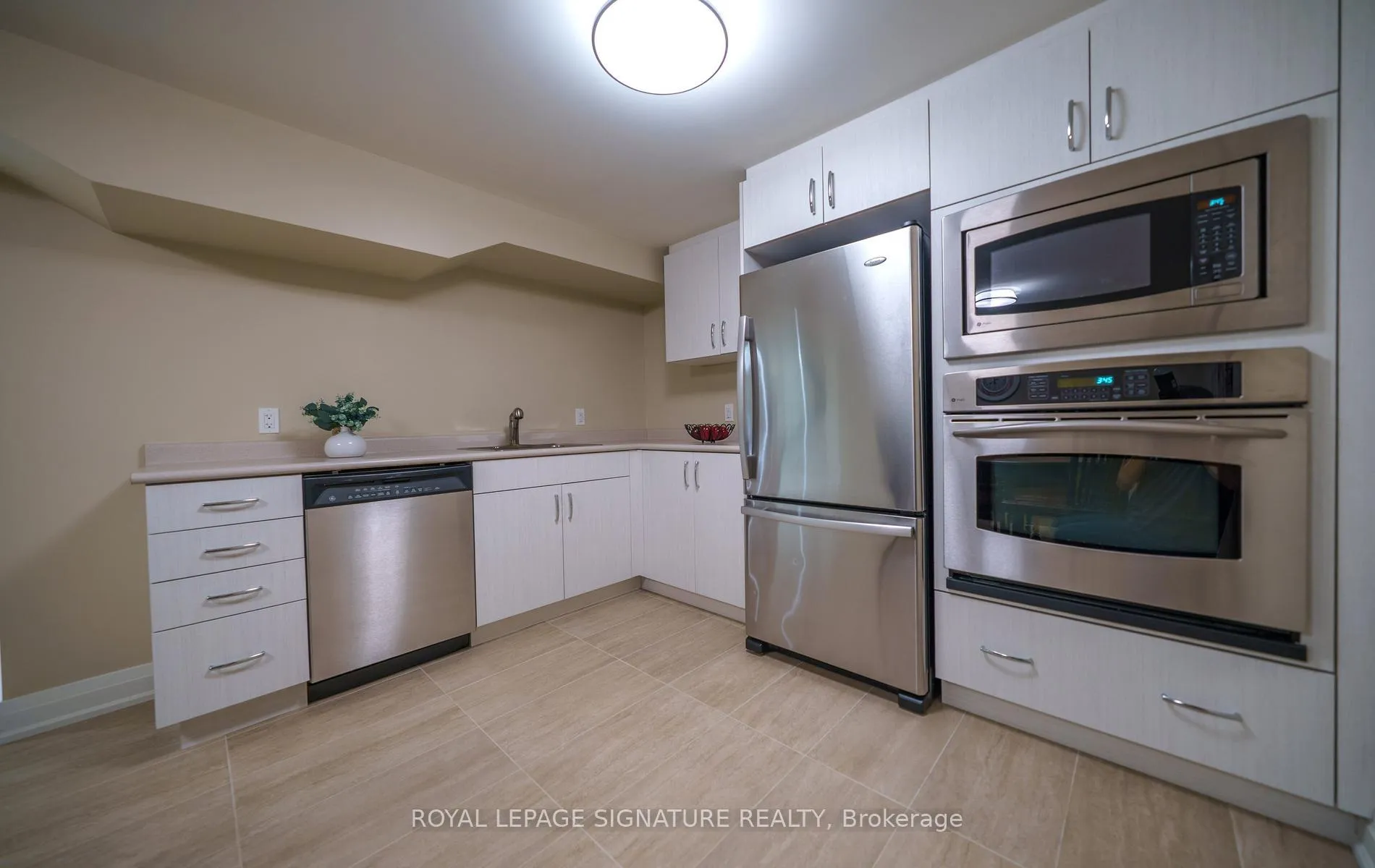 Photo 31 of 12 Abbeywood Trail, North York, Banbury-Don Mills — HOMEH