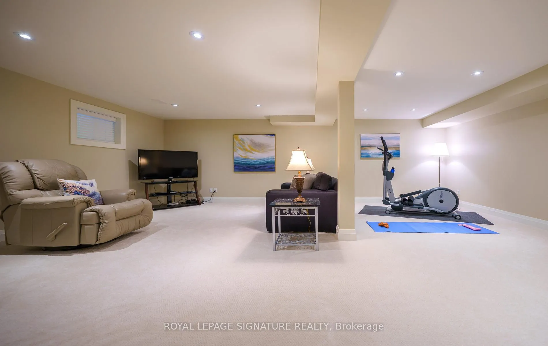 Photo 36 of 12 Abbeywood Trail, North York, Banbury-Don Mills — HOMEH