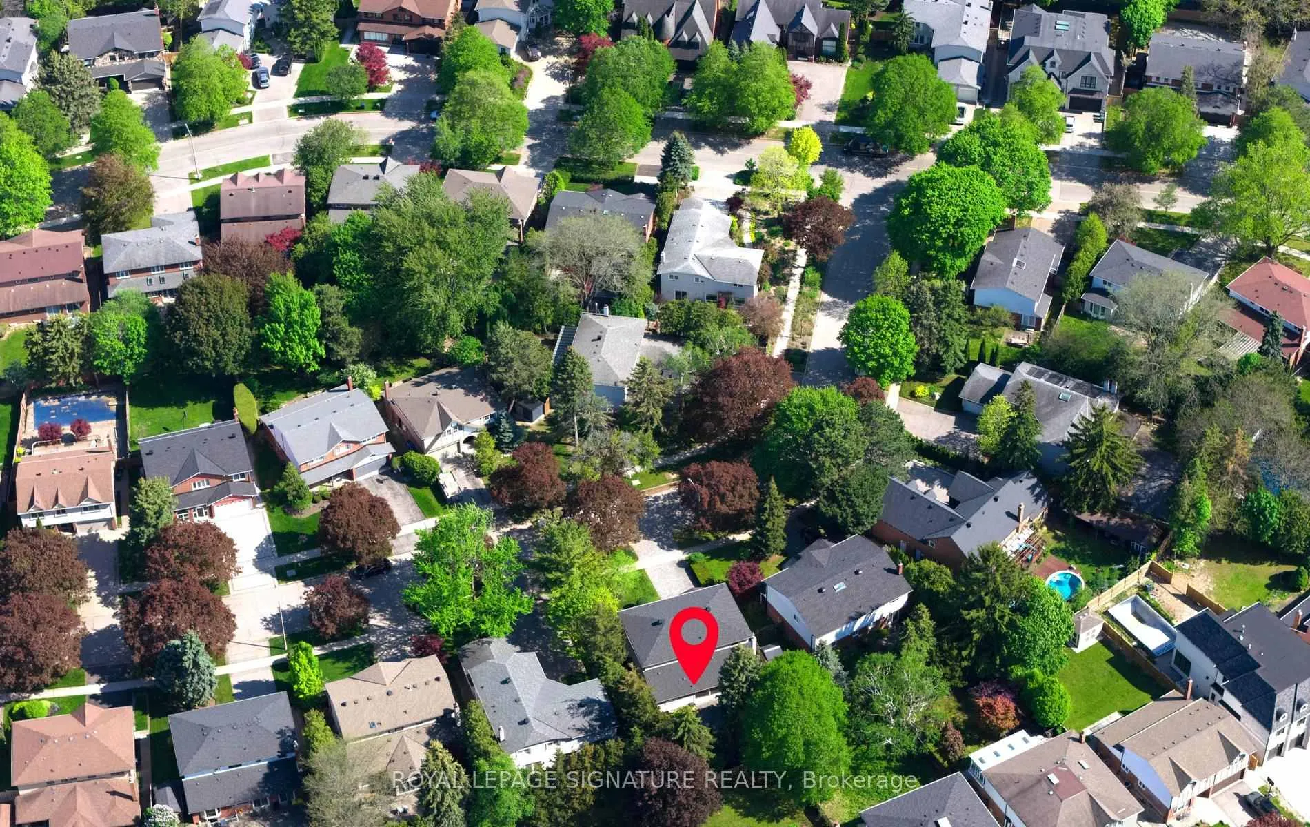 Photo 46 of 12 Abbeywood Trail, North York, Banbury-Don Mills — HOMEH