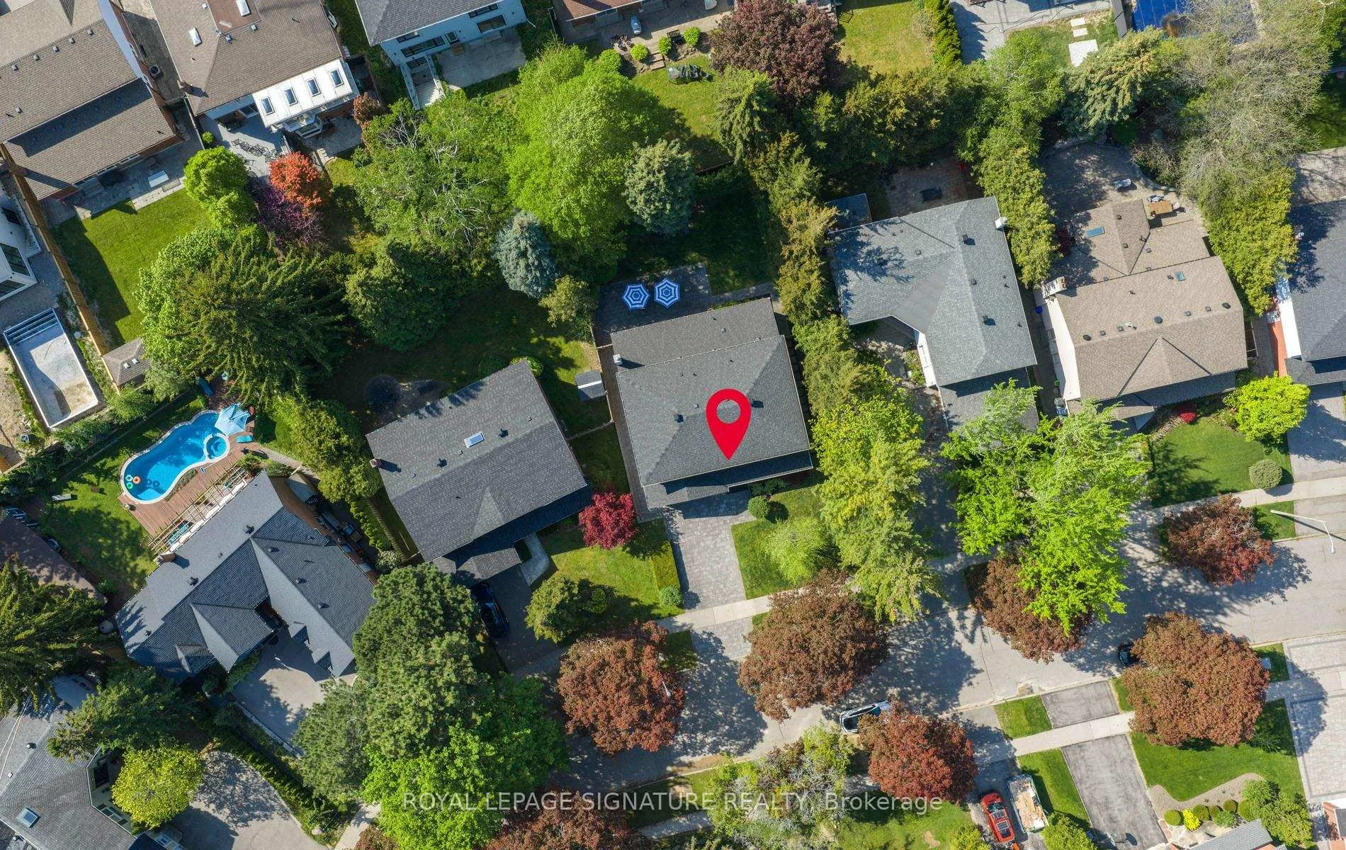 Photo 50 of 12 Abbeywood Trail, North York, Banbury-Don Mills — HOMEH