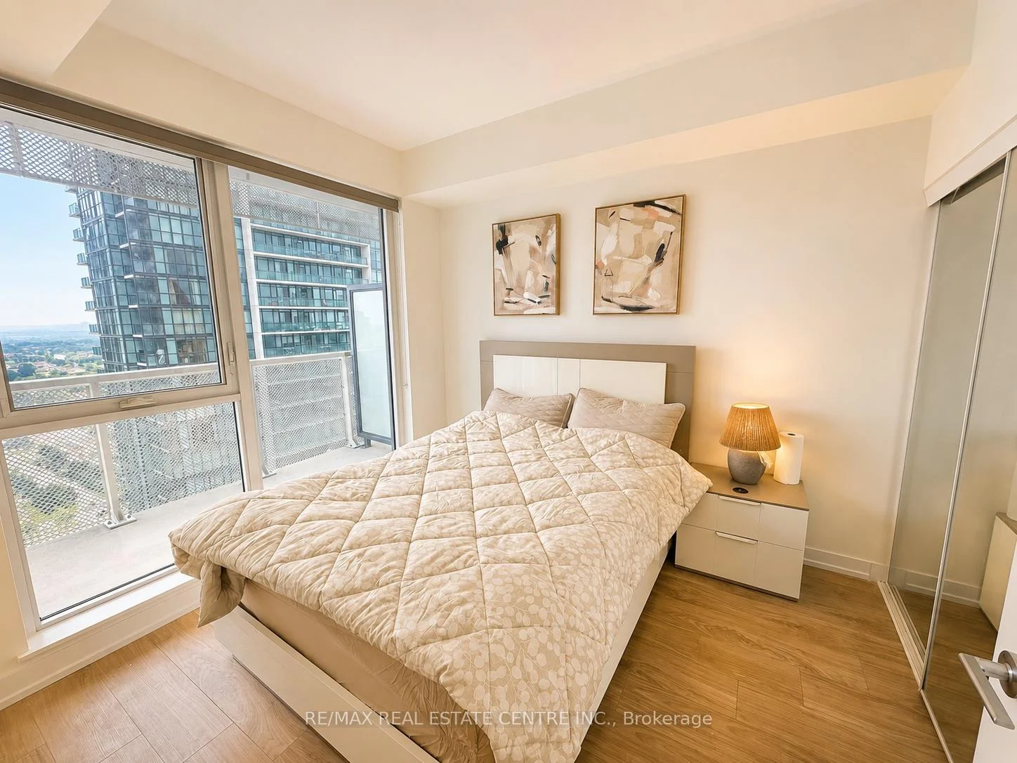 Photo 7 of Unit 2811, 4065 Confederation Parkway, Mississauga, City Centre — HOMEH