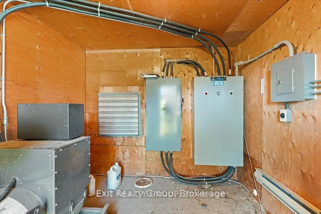 Photo 17 of 2421 County Rd 3, Prince Edward County, Ameliasburg Ward — HOMEH