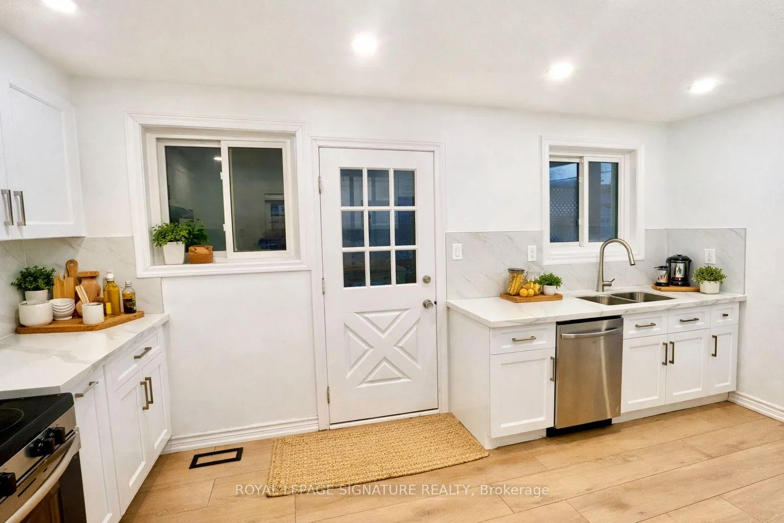 Photo 4 of 14 Glentworth Road, North York, Don Valley Village — HOMEH