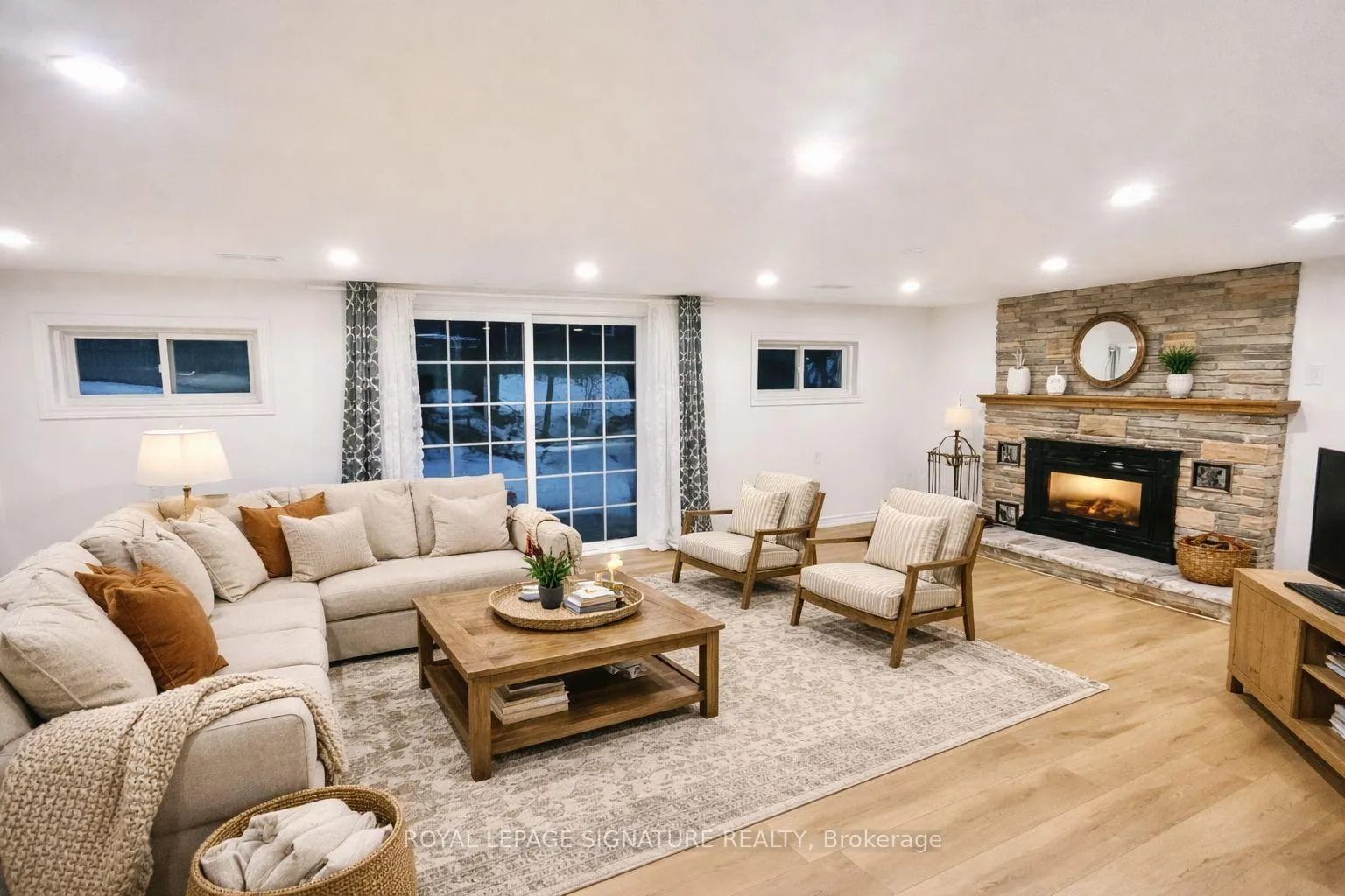 Photo 5 of 14 Glentworth Road, North York, Don Valley Village — HOMEH