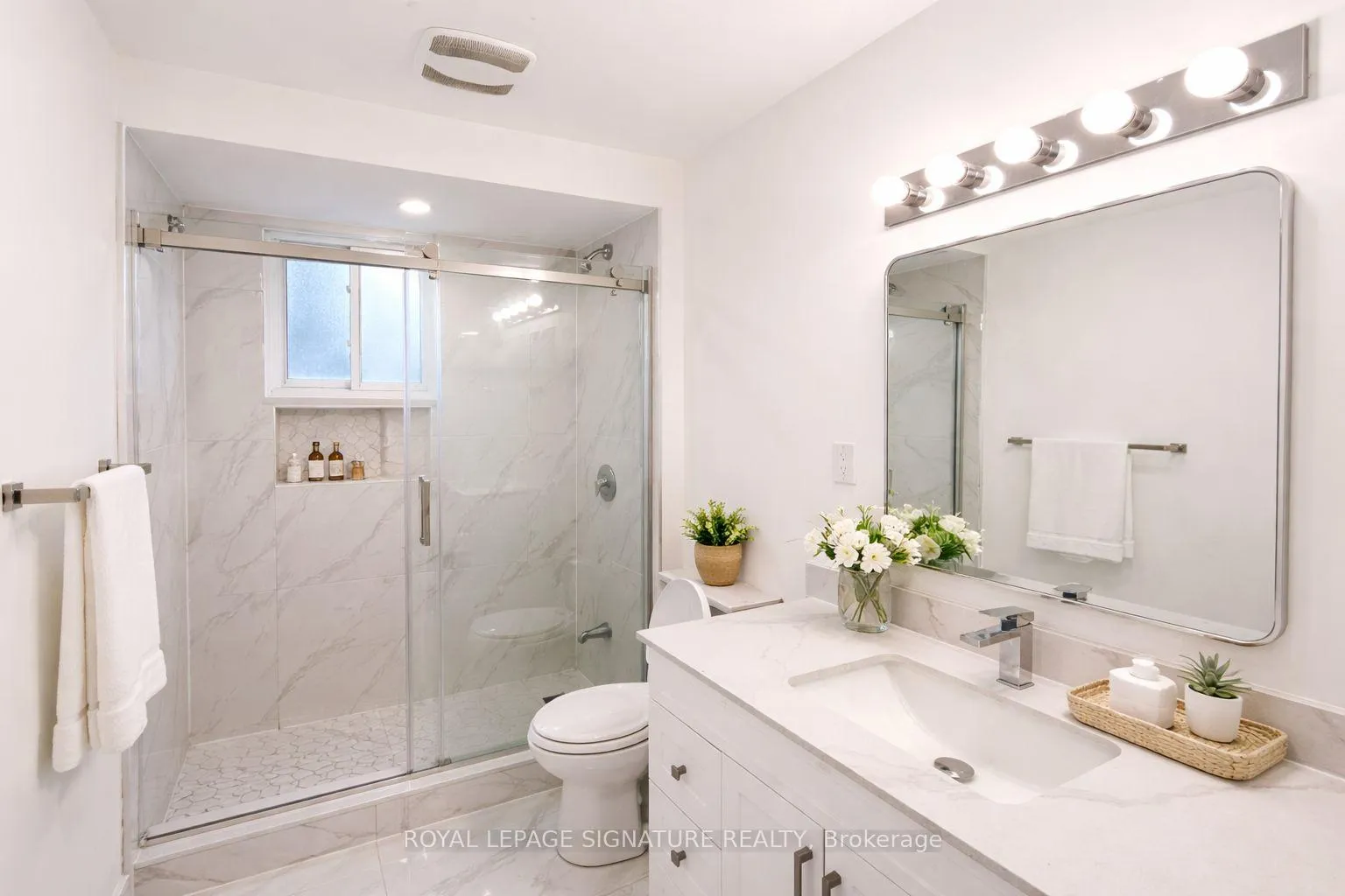 Photo 13 of 14 Glentworth Road, North York, Don Valley Village — HOMEH