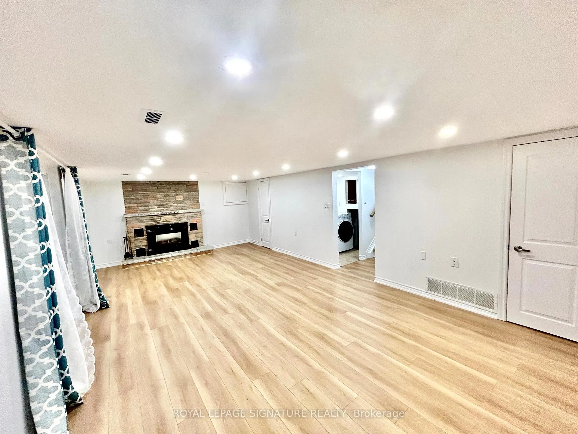 Photo 20 of 14 Glentworth Road, North York, Don Valley Village — HOMEH