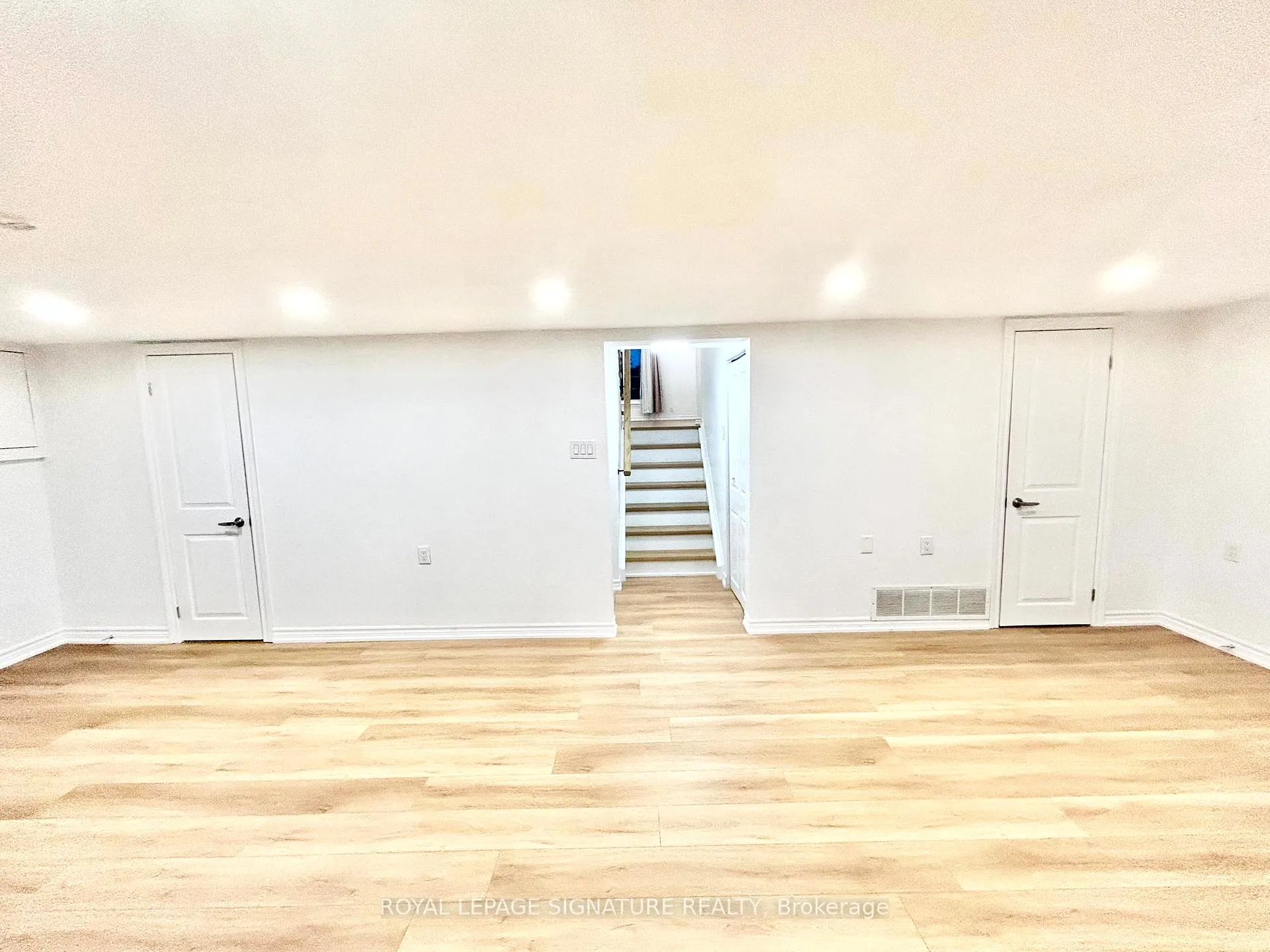 Photo 23 of 14 Glentworth Road, North York, Don Valley Village — HOMEH