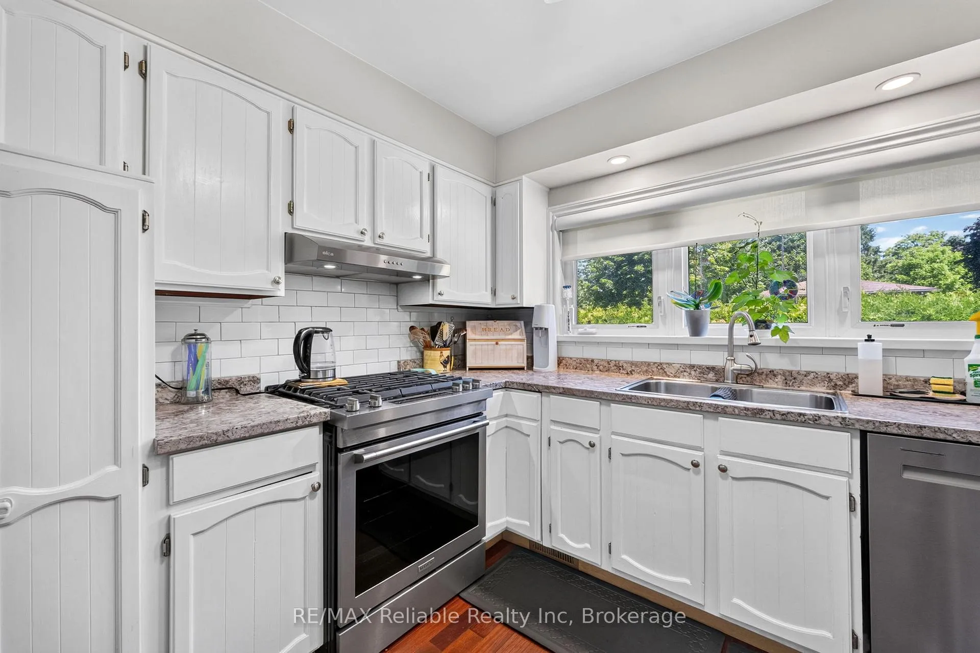 Photo 7 of 13 Blair Street, Bluewater, Bayfield — HOMEH
