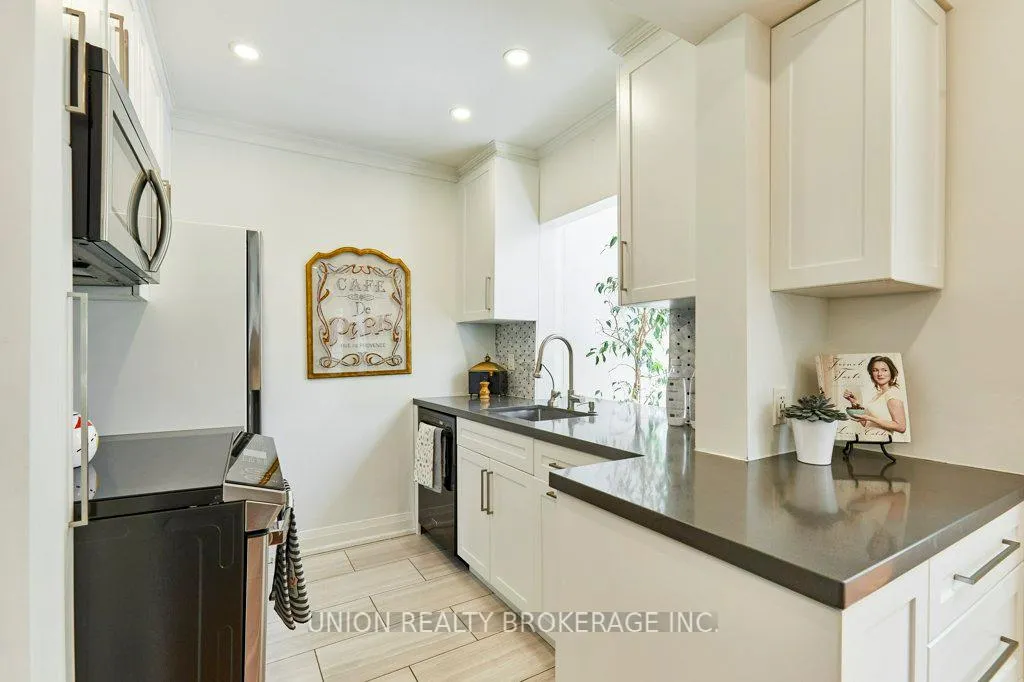 Photo 14 of 91 Eighth Street, Etobicoke, New Toronto — HOMEH