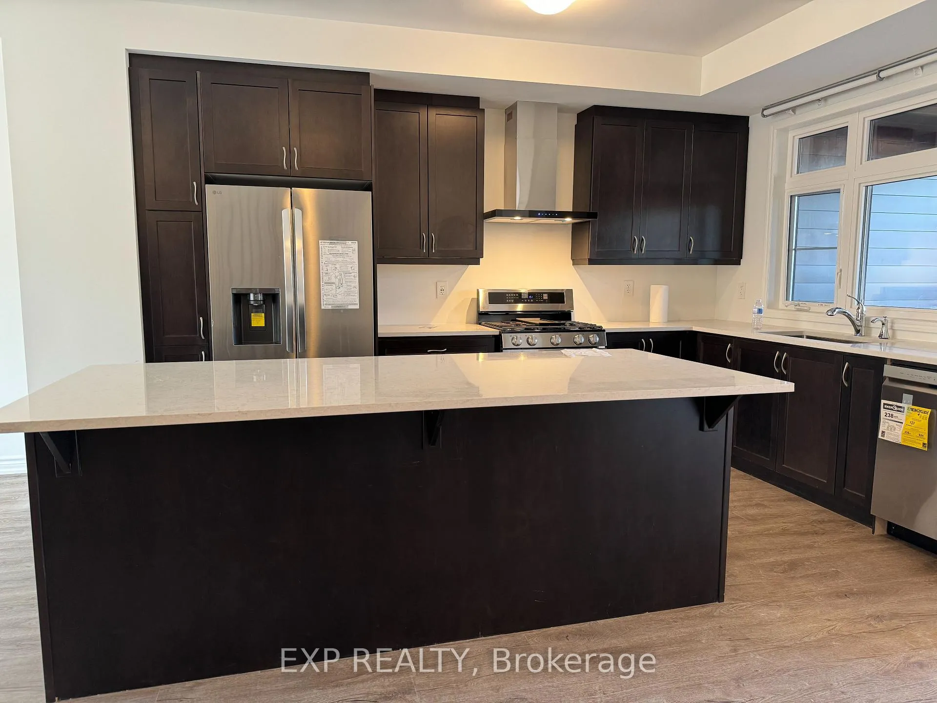 Photo 7 of 172 Kepple Circle E, Brampton, Northwest Brampton — HOMEH