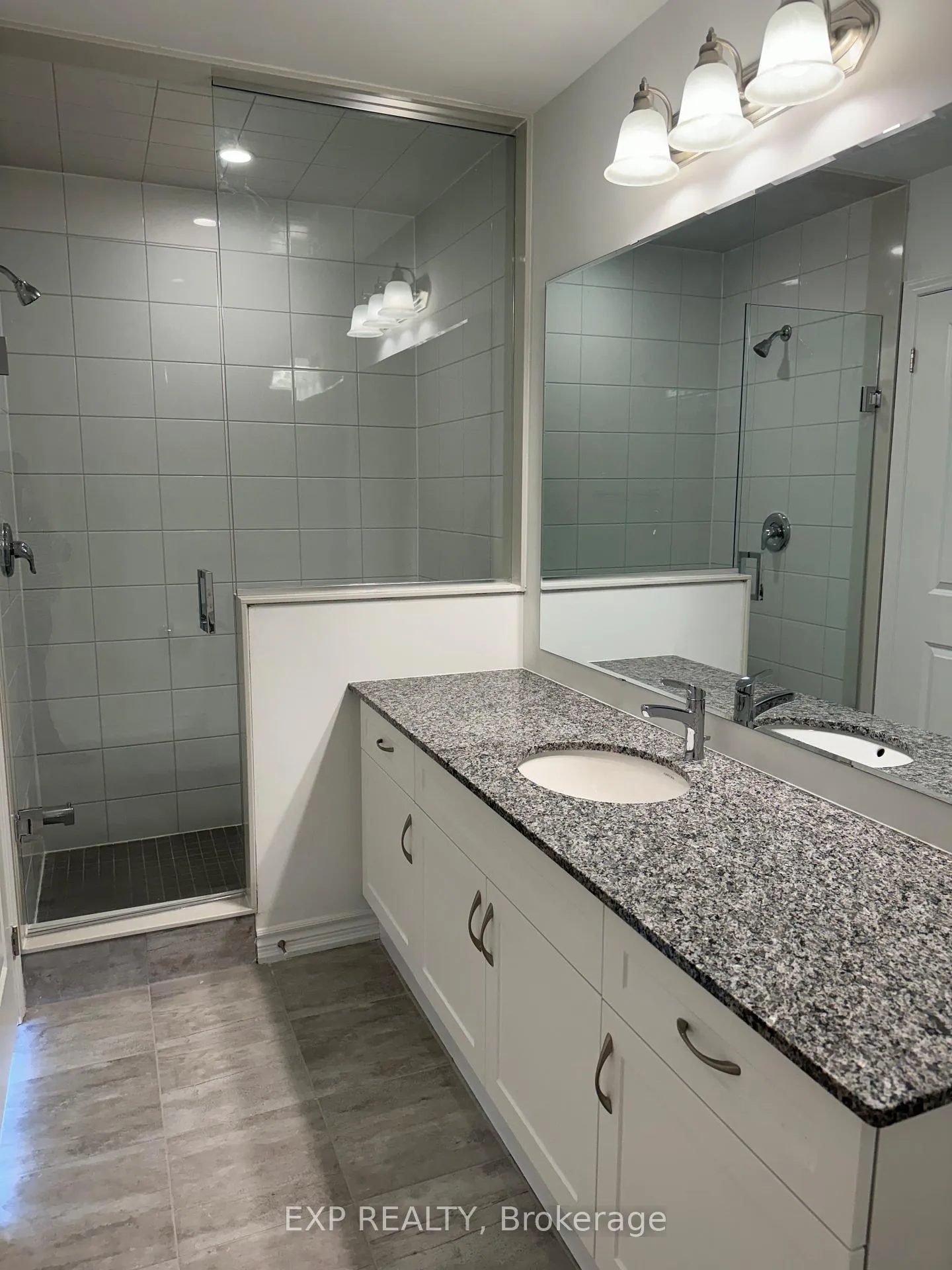 Photo 9 of 172 Kepple Circle E, Brampton, Northwest Brampton — HOMEH