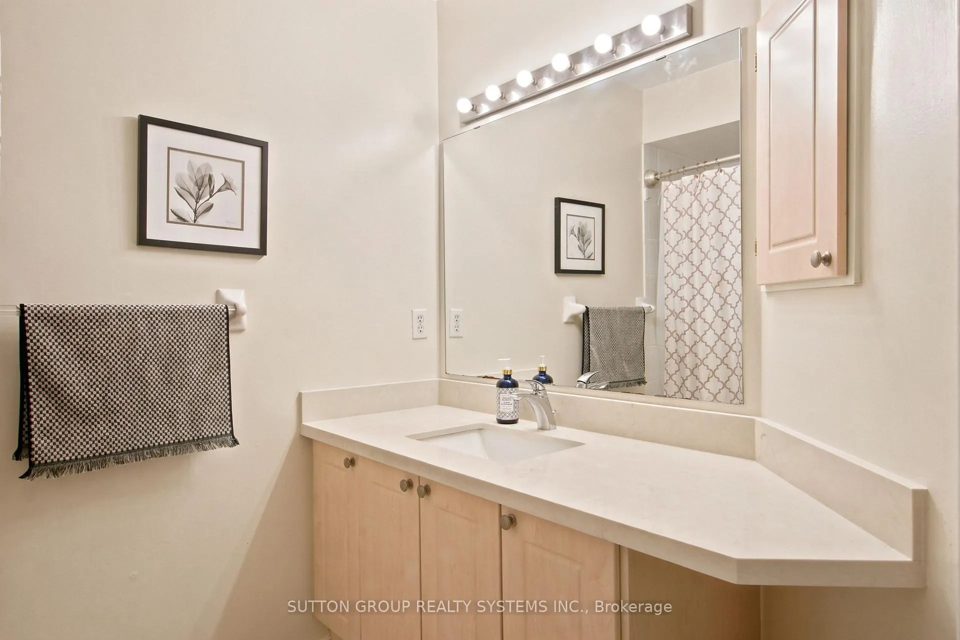 Photo 21 of 146 Tarragona Boulevard, Toronto, Junction Area — HOMEH