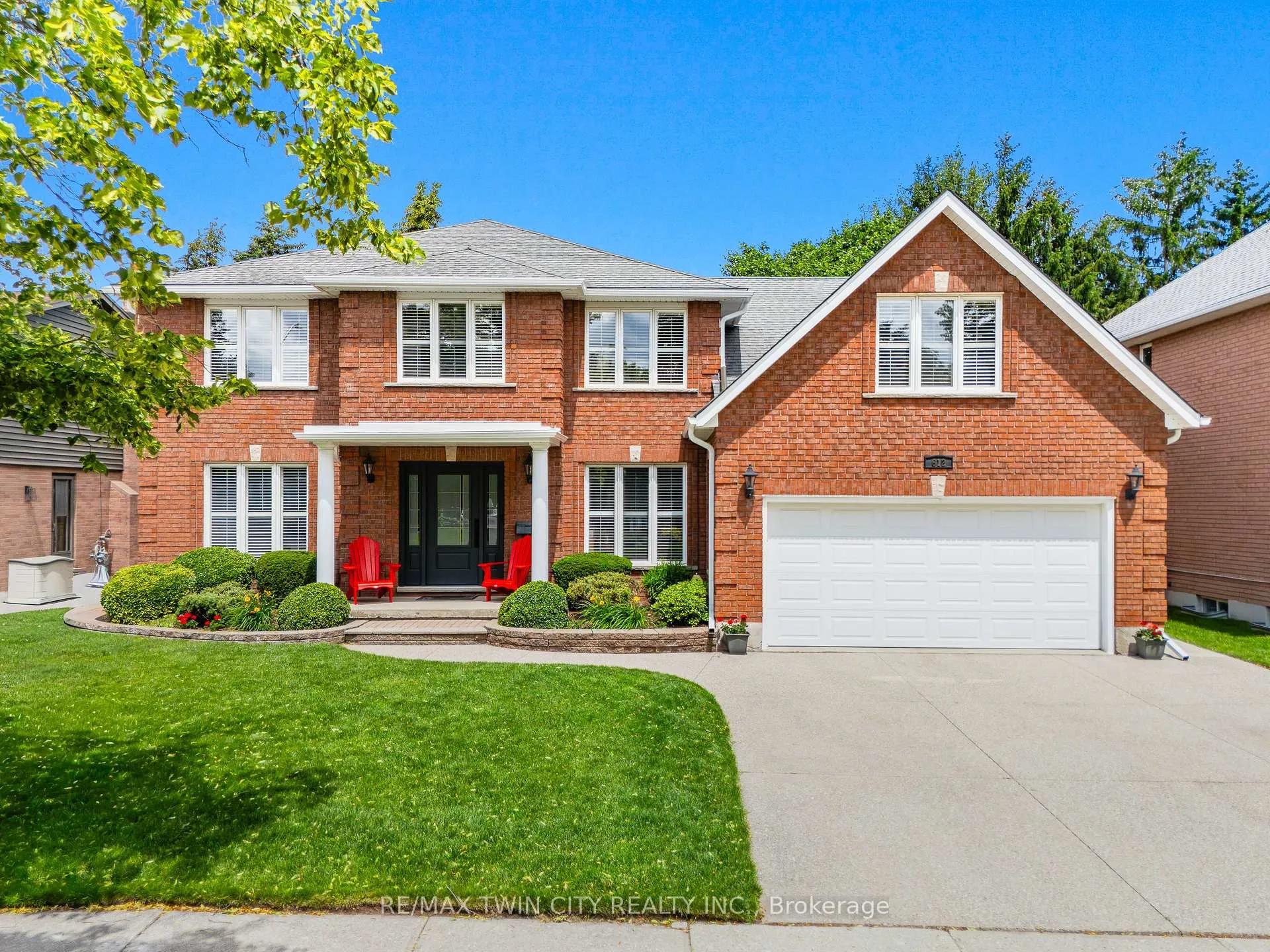 Photo 2 of 612 Stonebury Crescent, Waterloo — HOMEH