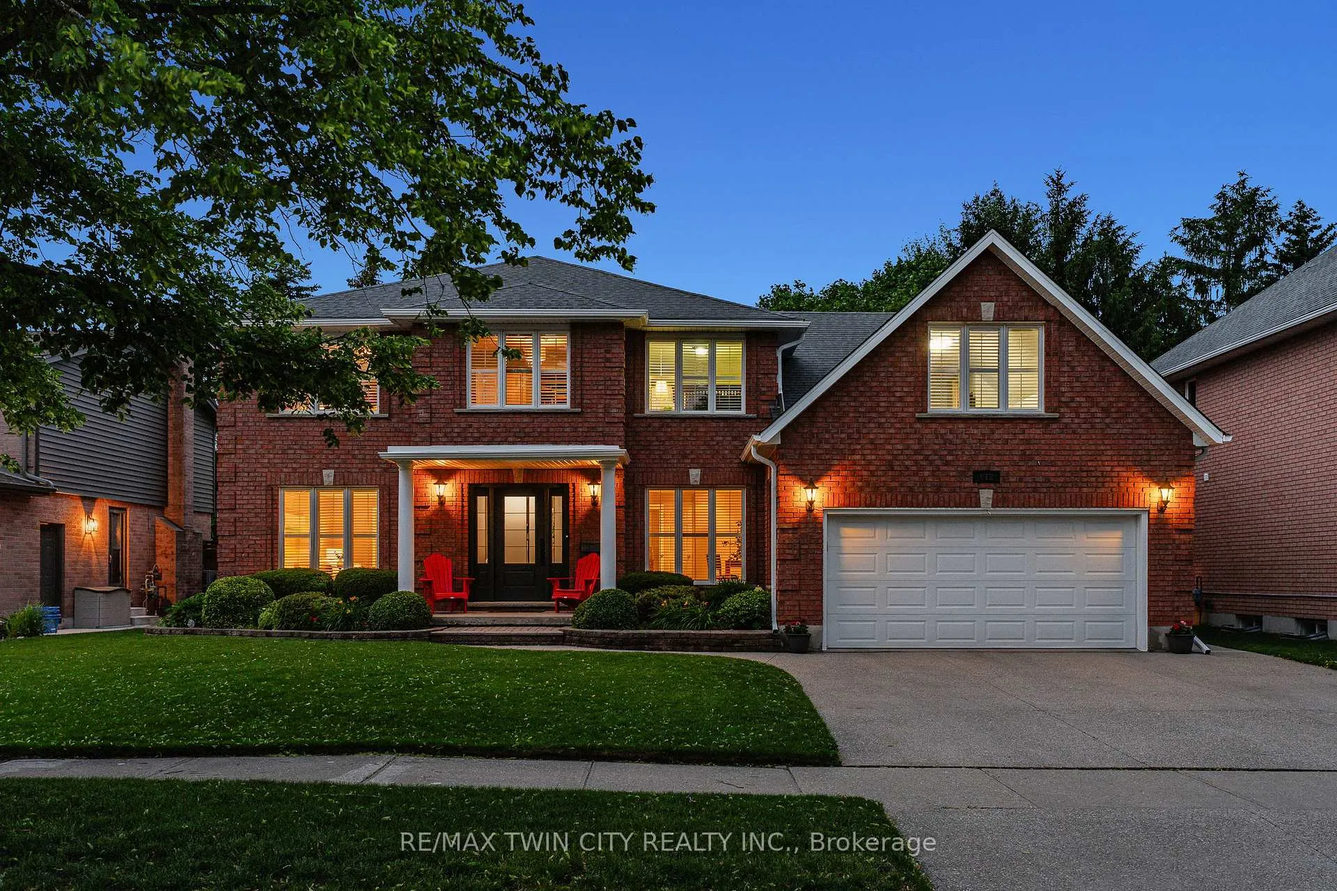 Photo 3 of 612 Stonebury Crescent, Waterloo — HOMEH