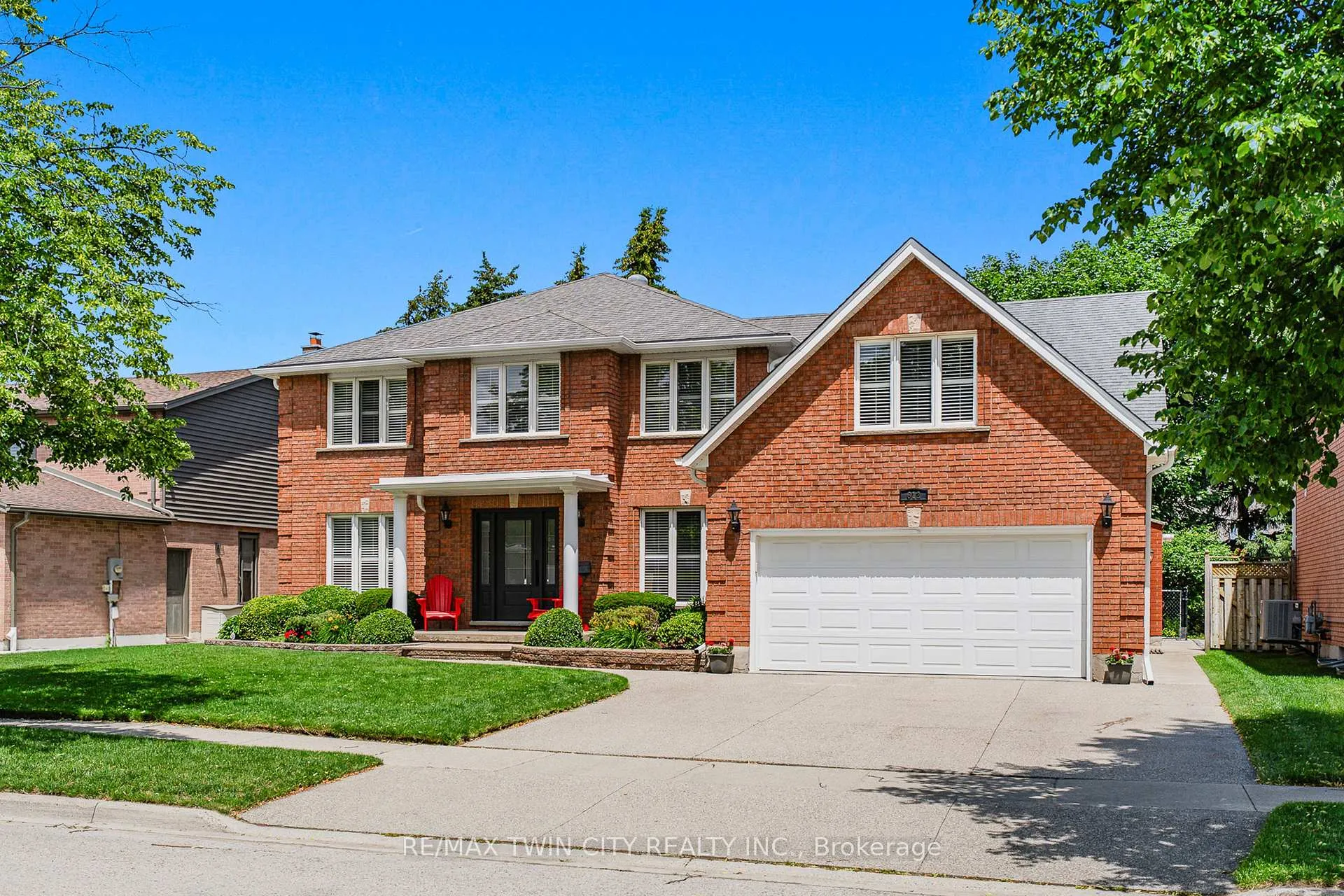 Photo 6 of 612 Stonebury Crescent, Waterloo — HOMEH