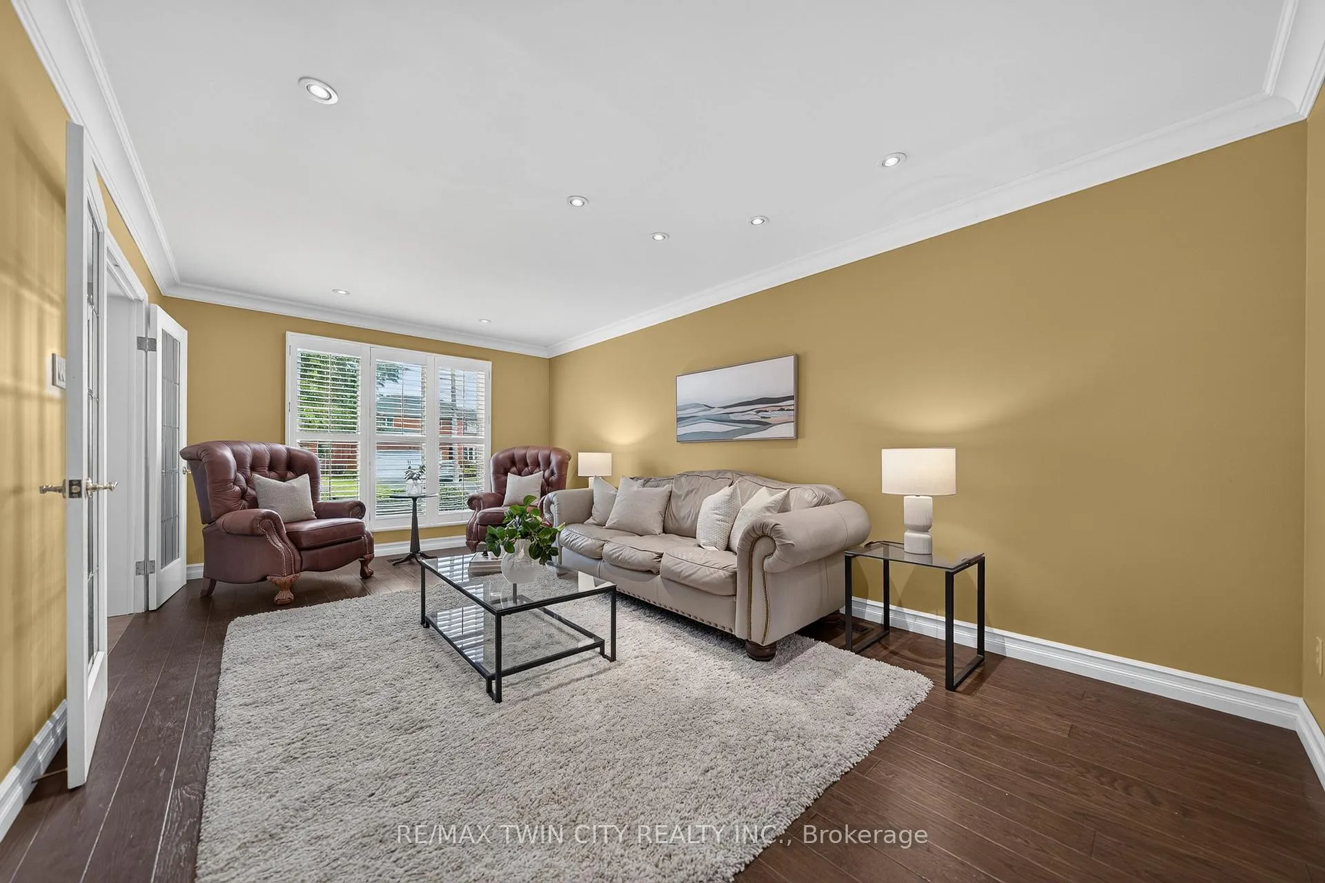 Photo 10 of 612 Stonebury Crescent, Waterloo — HOMEH