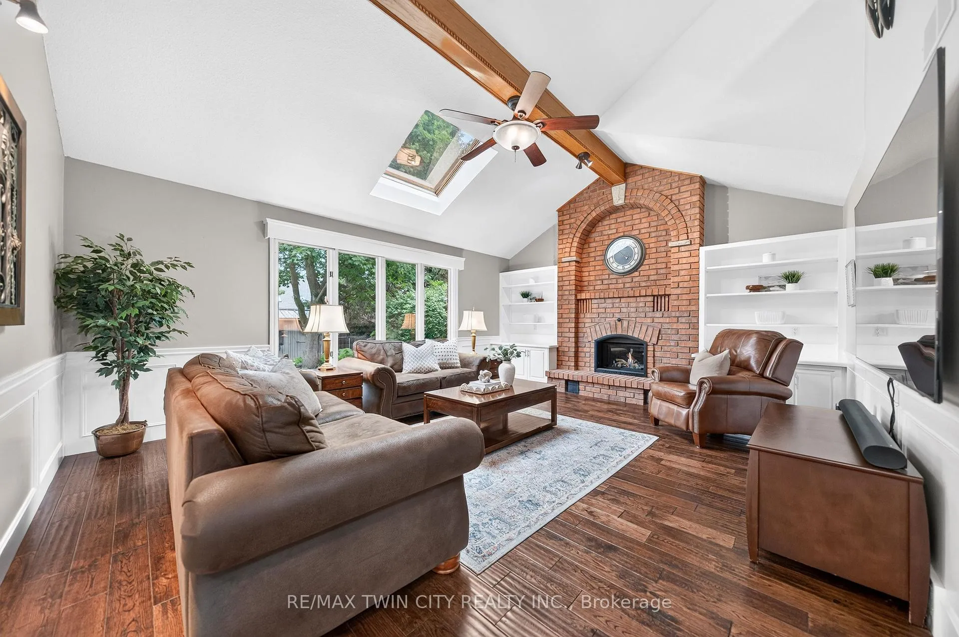 Photo 19 of 612 Stonebury Crescent, Waterloo — HOMEH