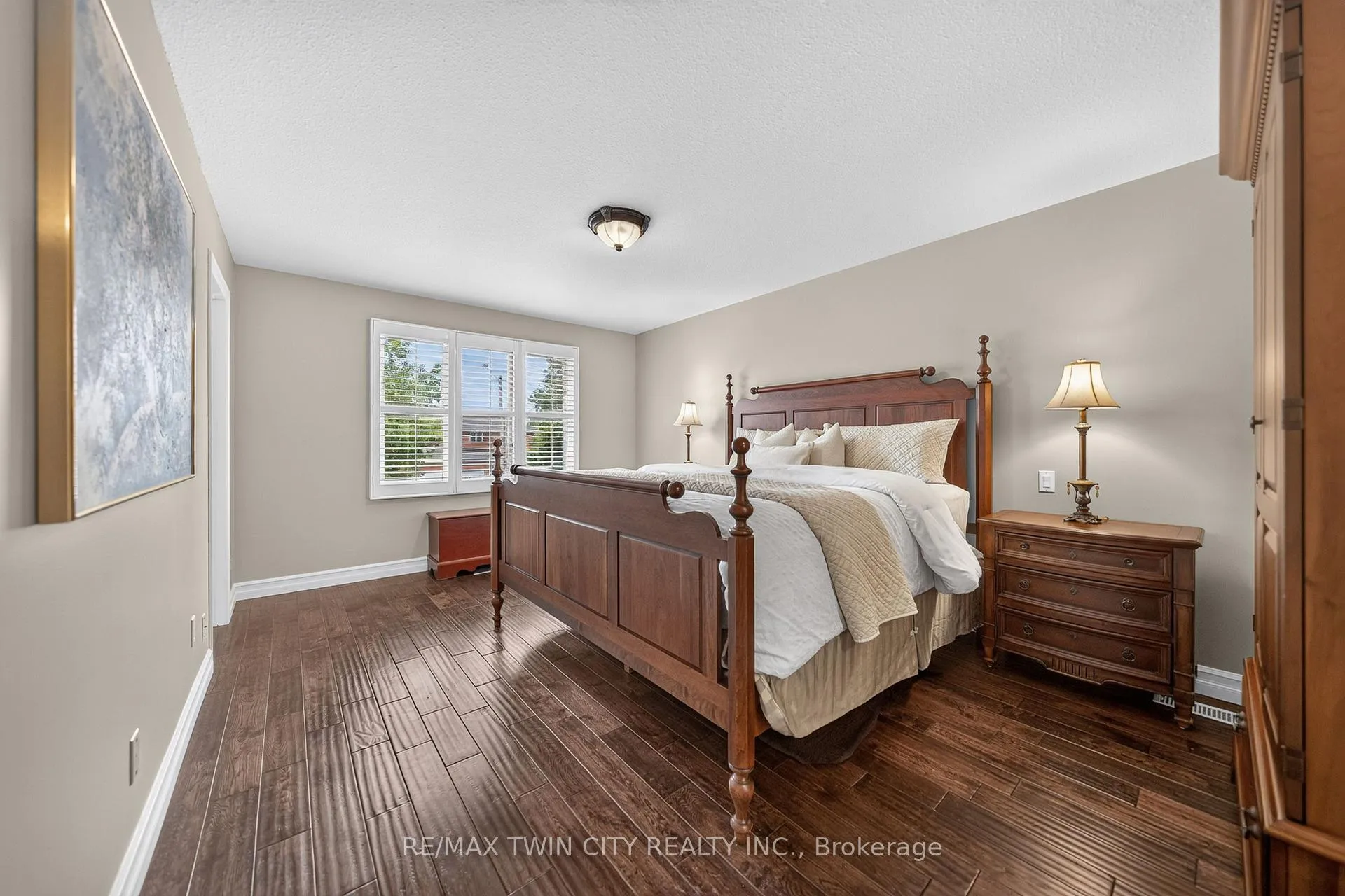Photo 24 of 612 Stonebury Crescent, Waterloo — HOMEH
