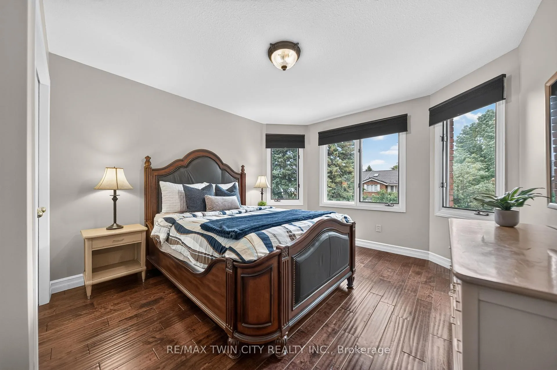 Photo 29 of 612 Stonebury Crescent, Waterloo — HOMEH
