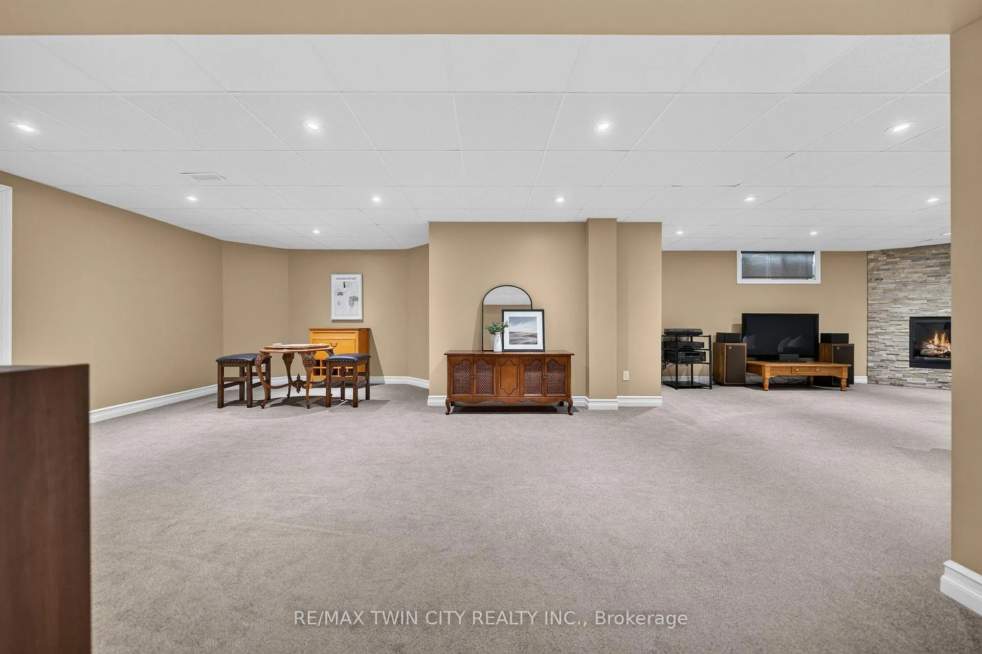 Photo 36 of 612 Stonebury Crescent, Waterloo — HOMEH