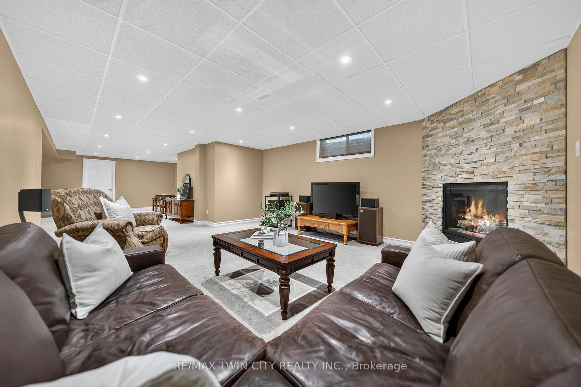 Photo 39 of 612 Stonebury Crescent, Waterloo — HOMEH