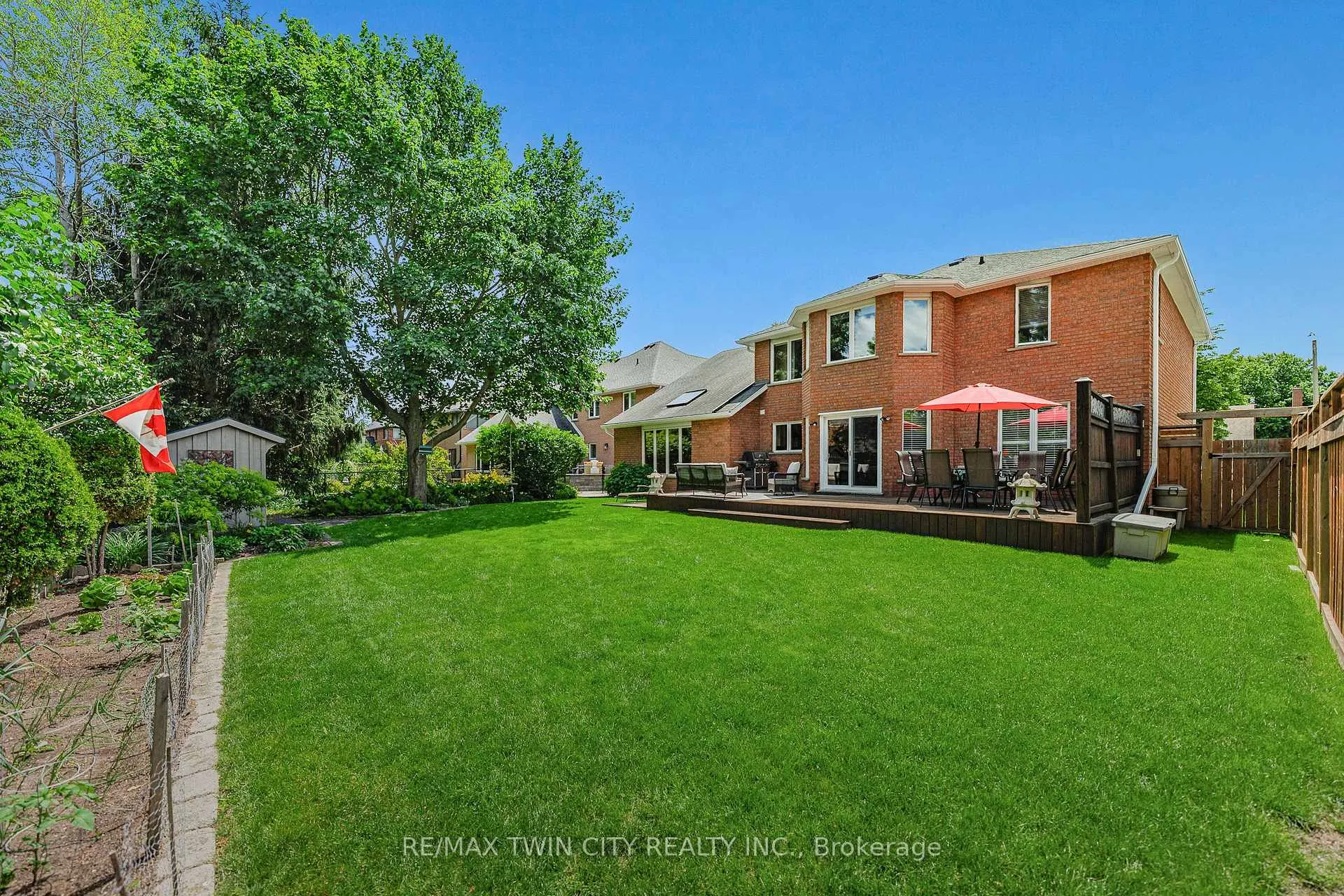 Photo 47 of 612 Stonebury Crescent, Waterloo — HOMEH