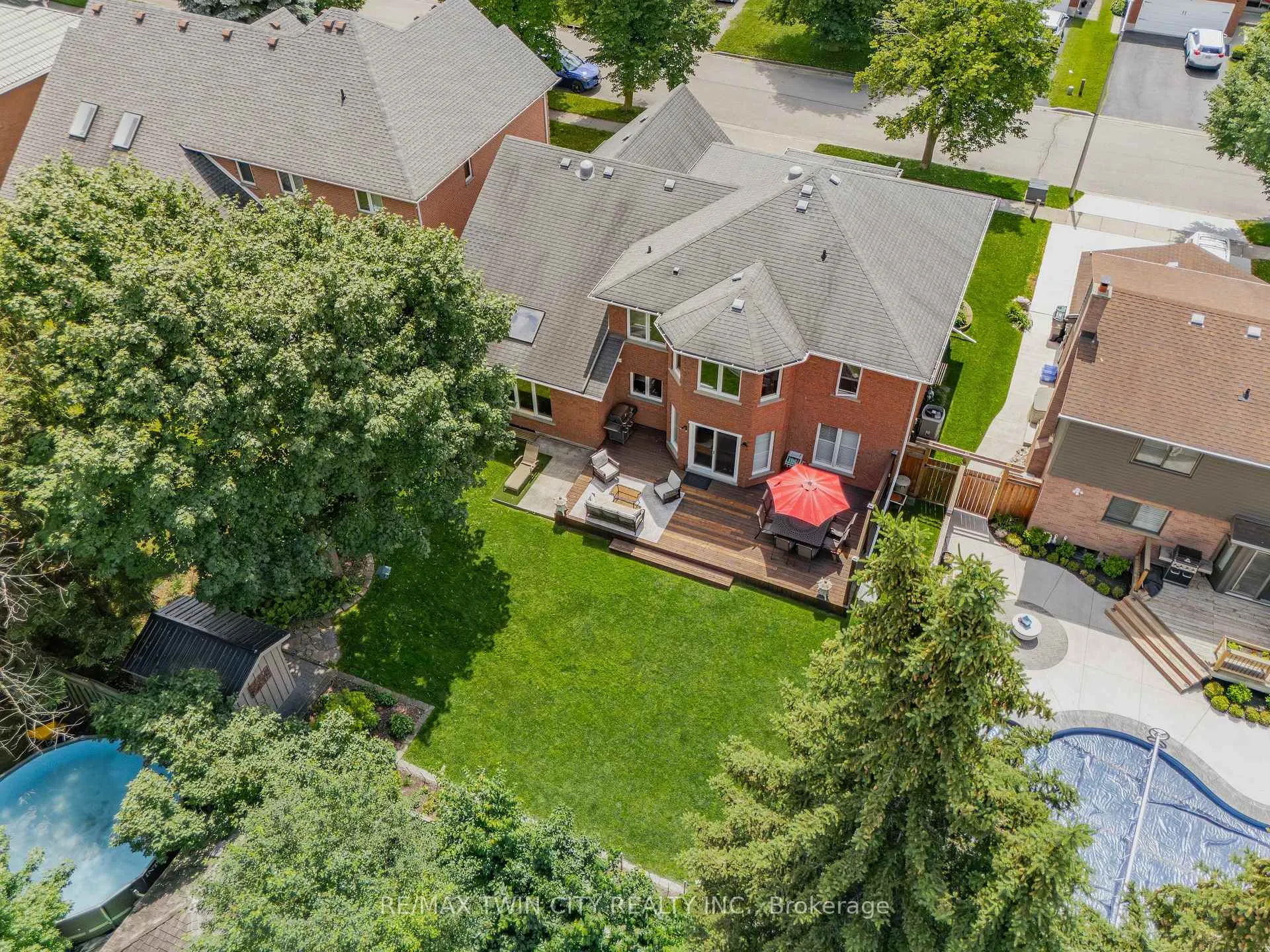 Photo 49 of 612 Stonebury Crescent, Waterloo — HOMEH