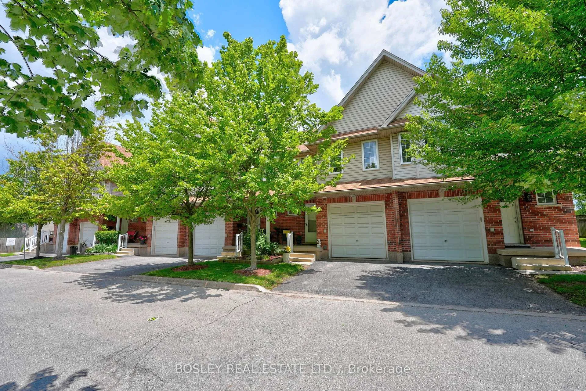 Photo 3 of Unit 10, 6263 Valley Way, Niagara Falls, Morrison — HOMEH