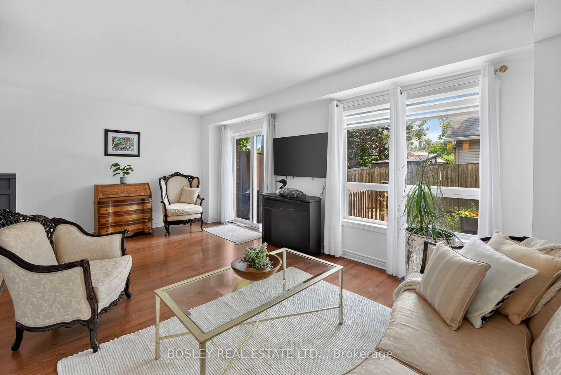 Photo 7 of Unit 10, 6263 Valley Way, Niagara Falls, Morrison — HOMEH