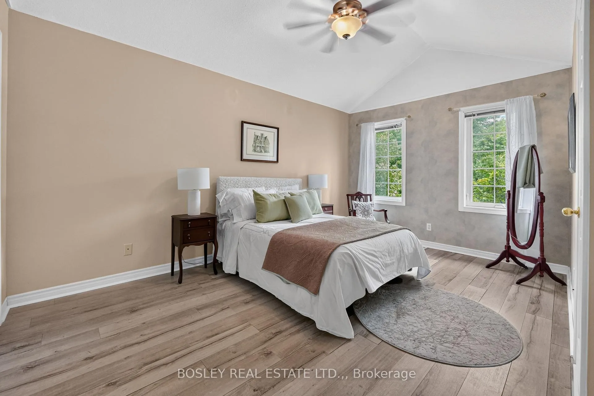 Photo 17 of Unit 10, 6263 Valley Way, Niagara Falls, Morrison — HOMEH