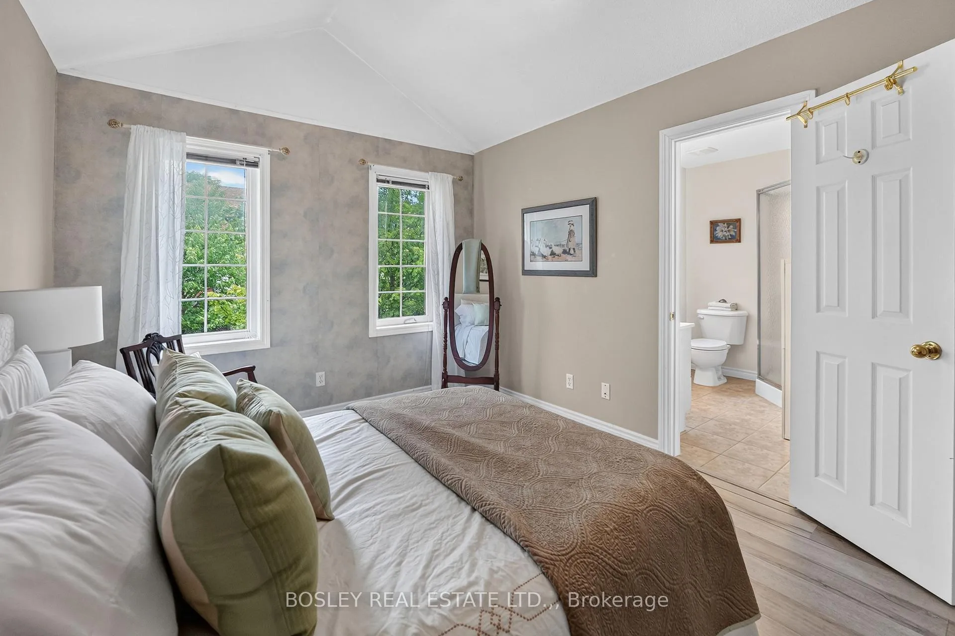 Photo 21 of Unit 10, 6263 Valley Way, Niagara Falls, Morrison — HOMEH