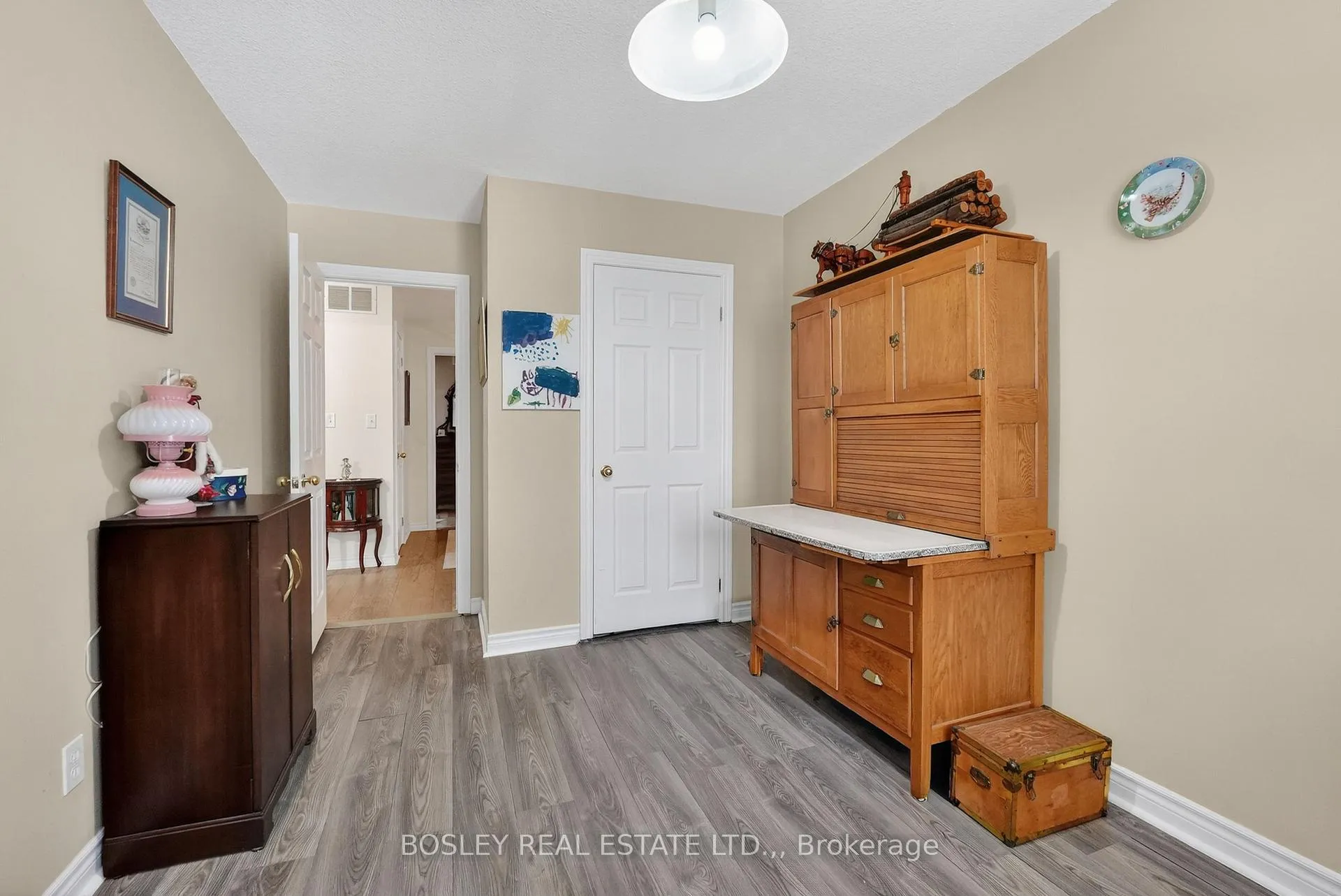 Photo 30 of Unit 10, 6263 Valley Way, Niagara Falls, Morrison — HOMEH